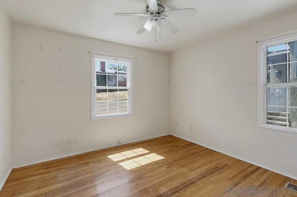 https://cdn.realtyfeed.com/cdn/127/260023359/8cbaa7b06bdd85cb9fd5317fb374f731.webp