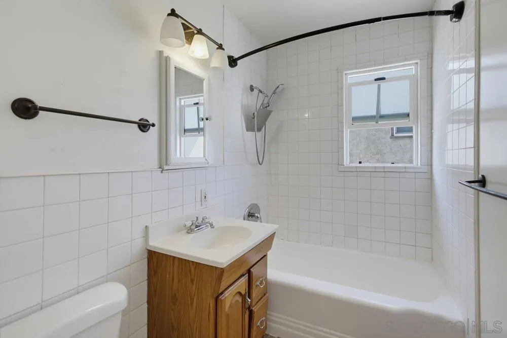https://cdn.realtyfeed.com/cdn/127/260023359/cdc1399ed41bab57c32dc73c24a28c4e.webp