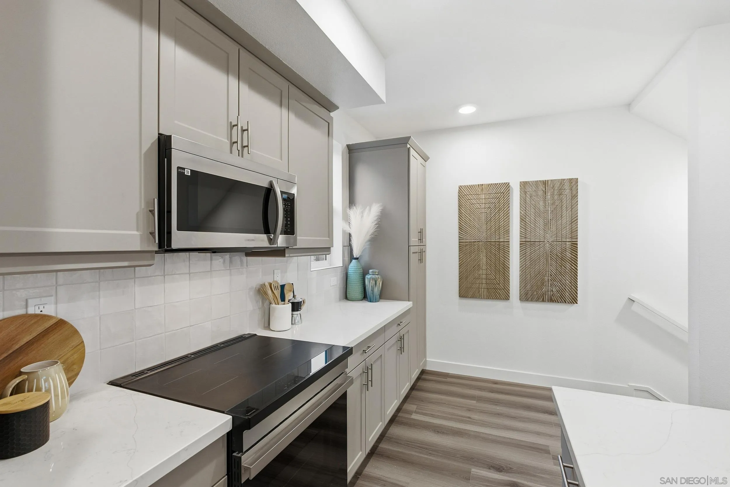 https://cdn.realtyfeed.com/cdn/127/260023360/1cd2d36766a894ad11fa9a31afb182f7.webp