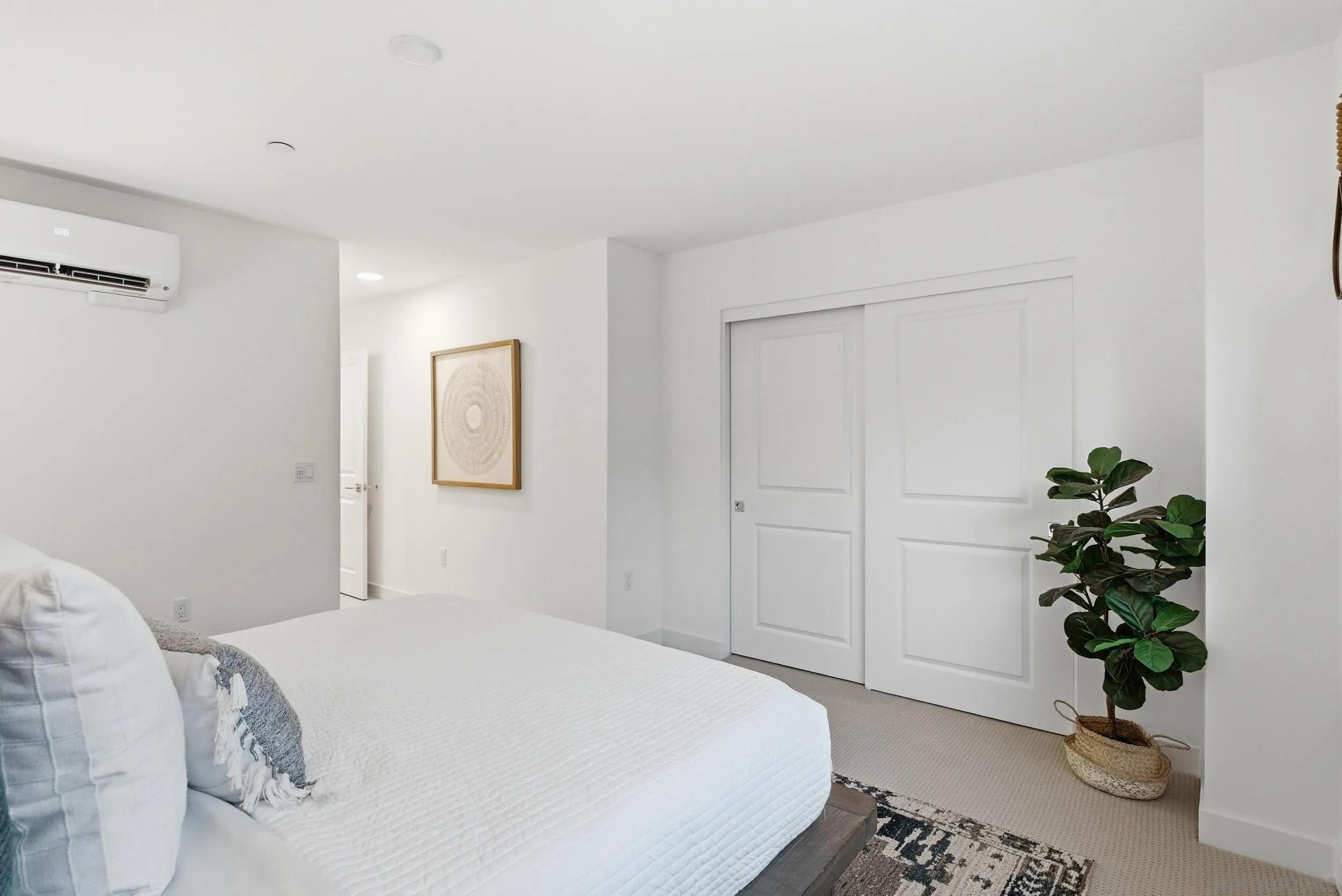https://cdn.realtyfeed.com/cdn/127/260023360/359dce7bfde2798e2f9a5d7439eef3b6.webp