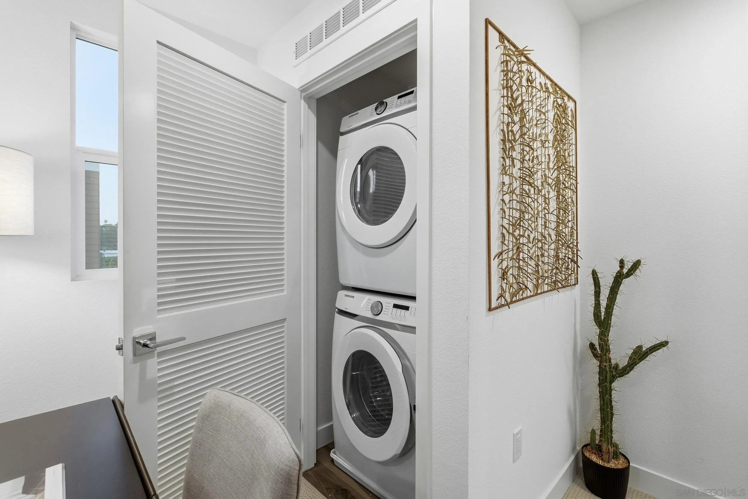 https://cdn.realtyfeed.com/cdn/127/260023360/bb9e6b1ce4c9028013c3a8b559b4ebfd.webp
