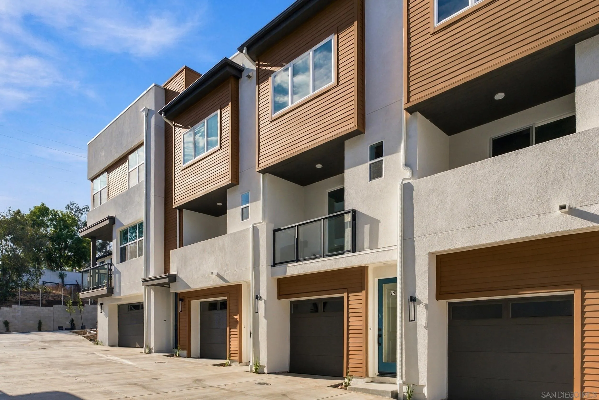 https://cdn.realtyfeed.com/cdn/127/260023360/d820fa43330d4f627cd3bddbcdd8614b.webp