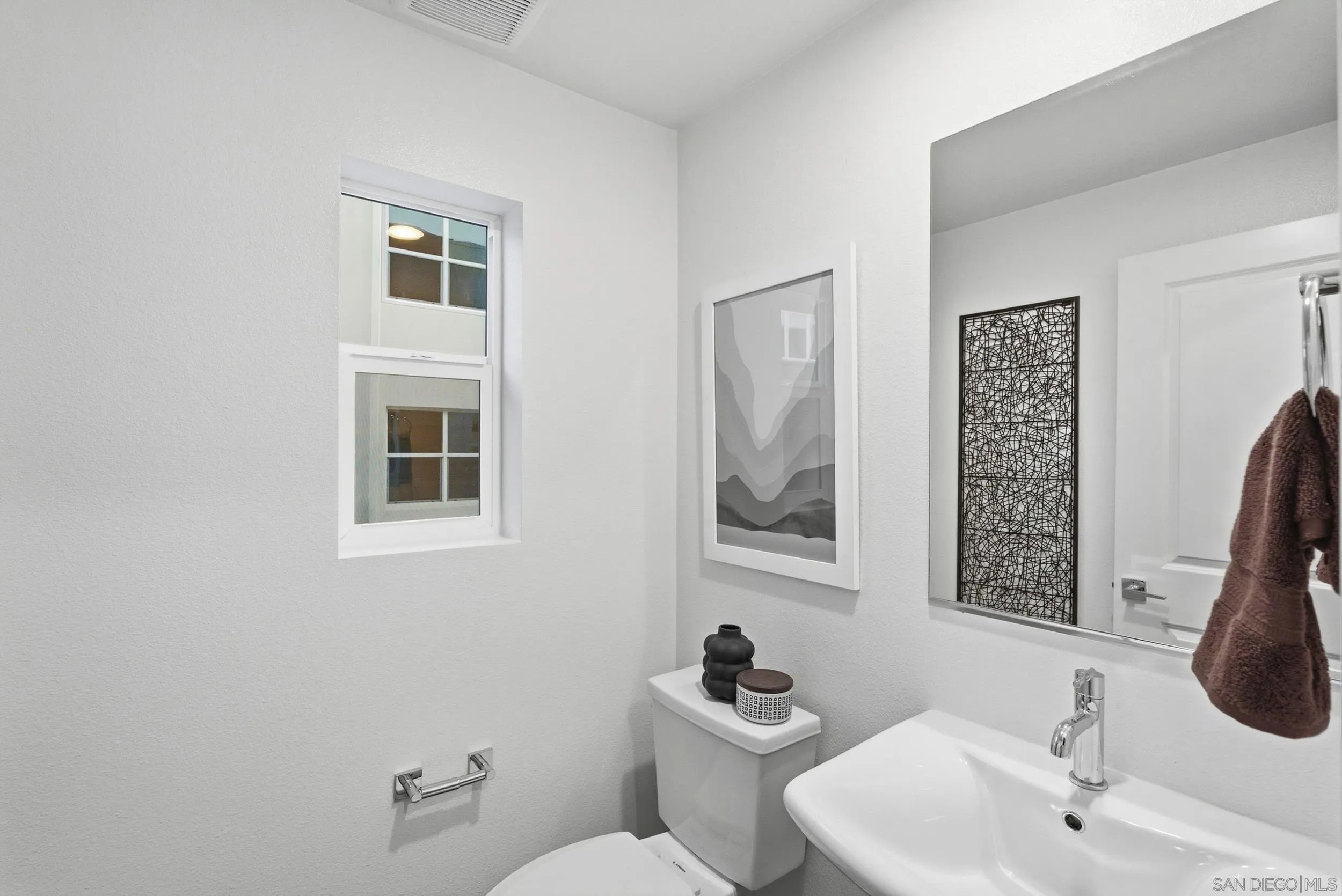 https://cdn.realtyfeed.com/cdn/127/260023360/f5db63c81b55c75060ec1640103c7606.webp