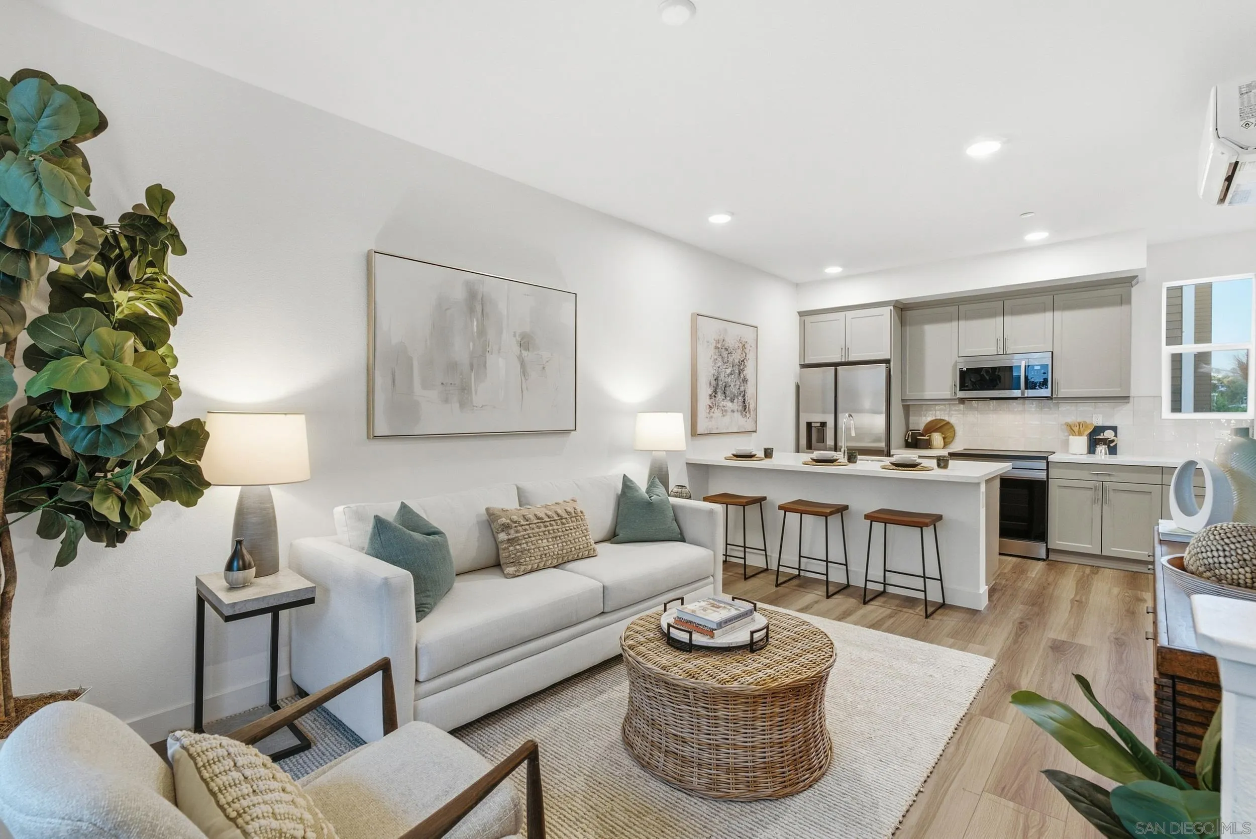 https://cdn.realtyfeed.com/cdn/127/260023360/fdfcb05bf123d0860913dc3861317d74.webp