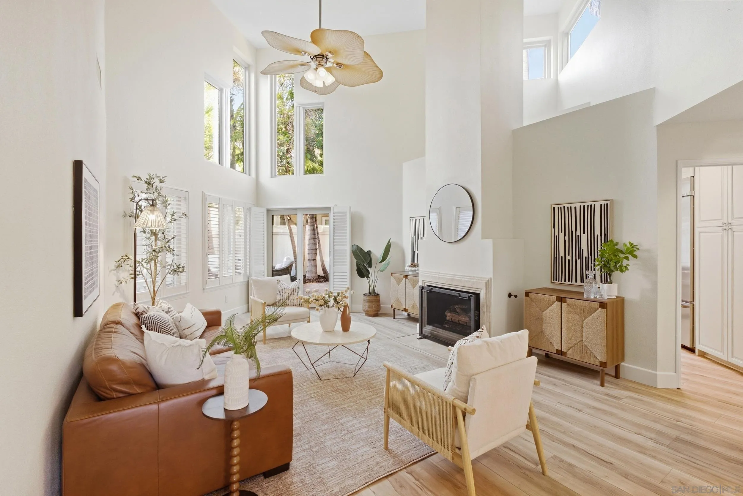 https://cdn.realtyfeed.com/cdn/127/260023361/1ce675cbe7f5dcea609b37090bf21f19.webp