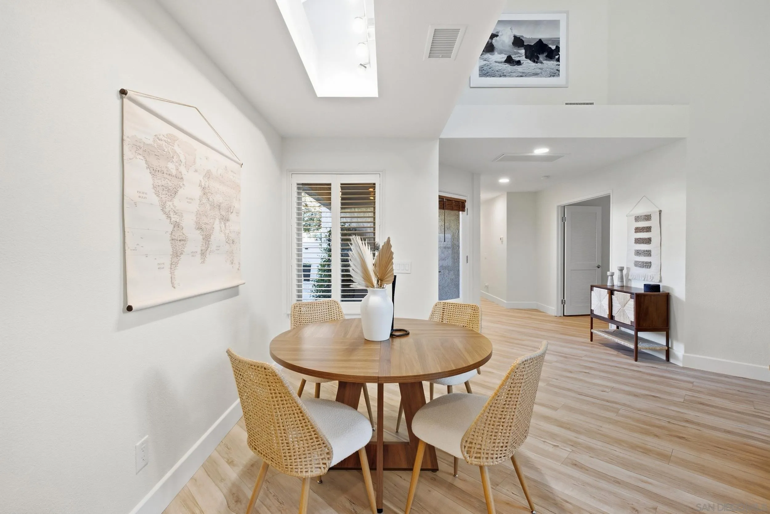 https://cdn.realtyfeed.com/cdn/127/260023361/36ee37c975107620803a09cf906247bf.webp