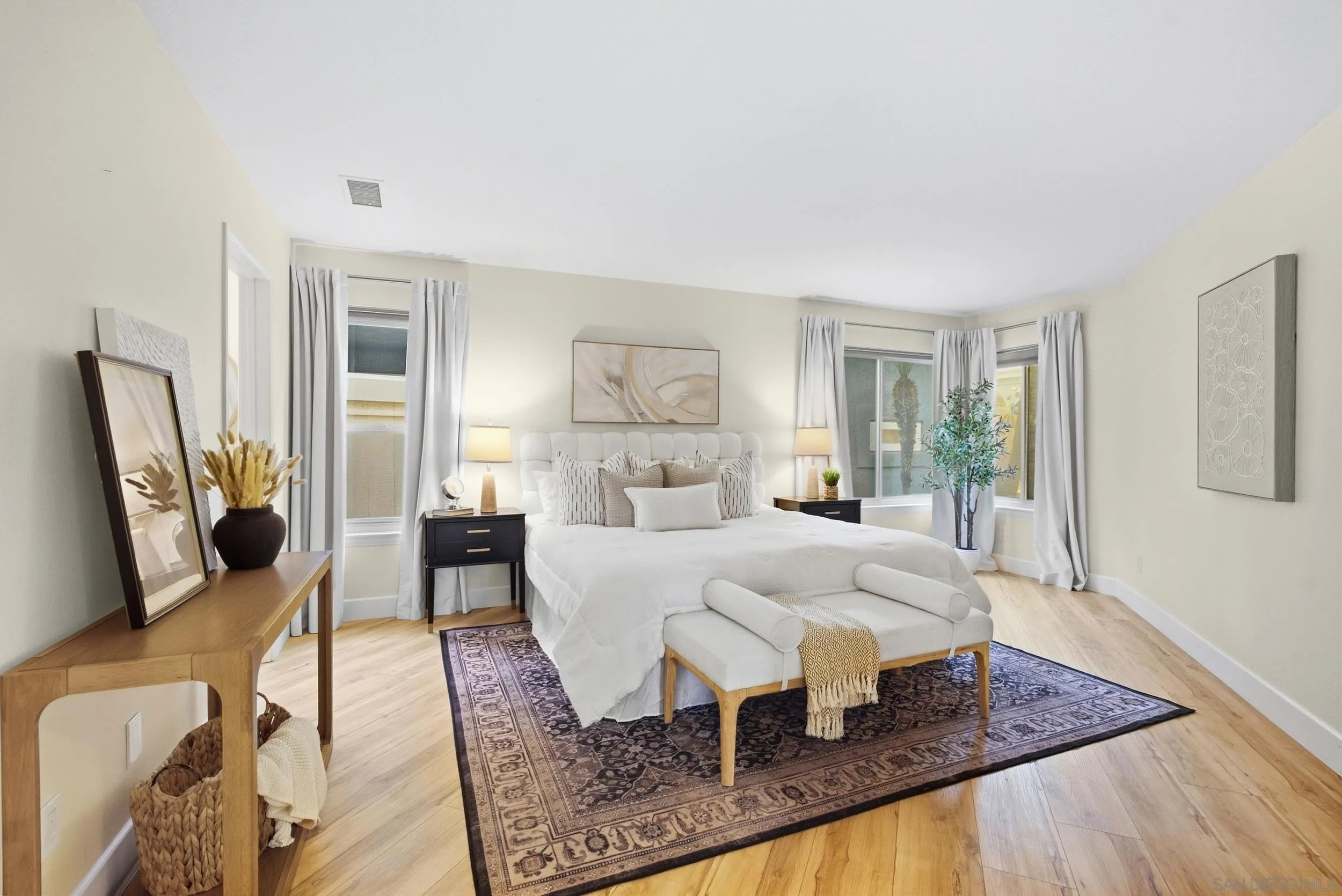 https://cdn.realtyfeed.com/cdn/127/260023361/7d288af4733f55302a949c08739a2c78.webp