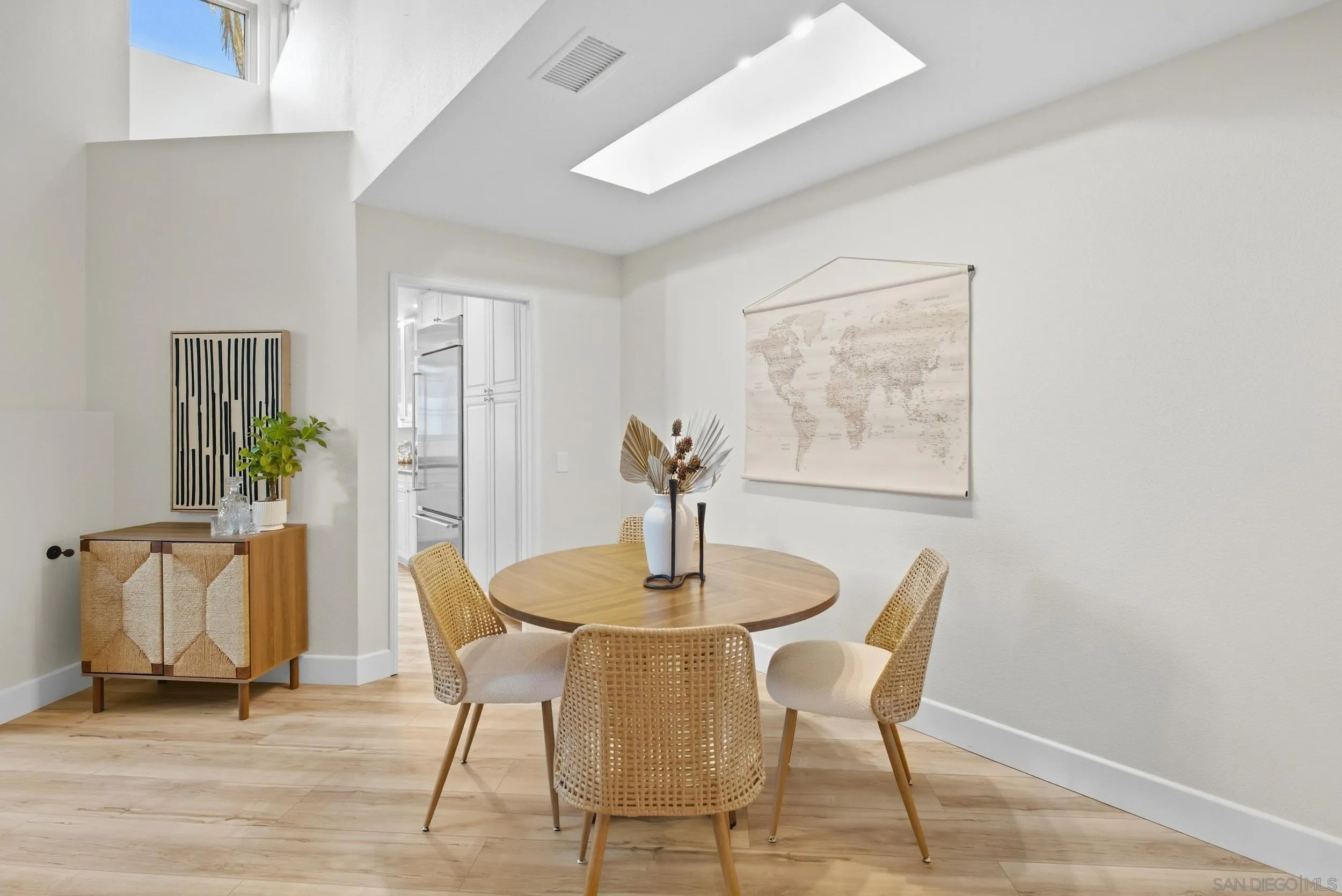 https://cdn.realtyfeed.com/cdn/127/260023361/de14044acfd30948e18303fc66c0c046.webp