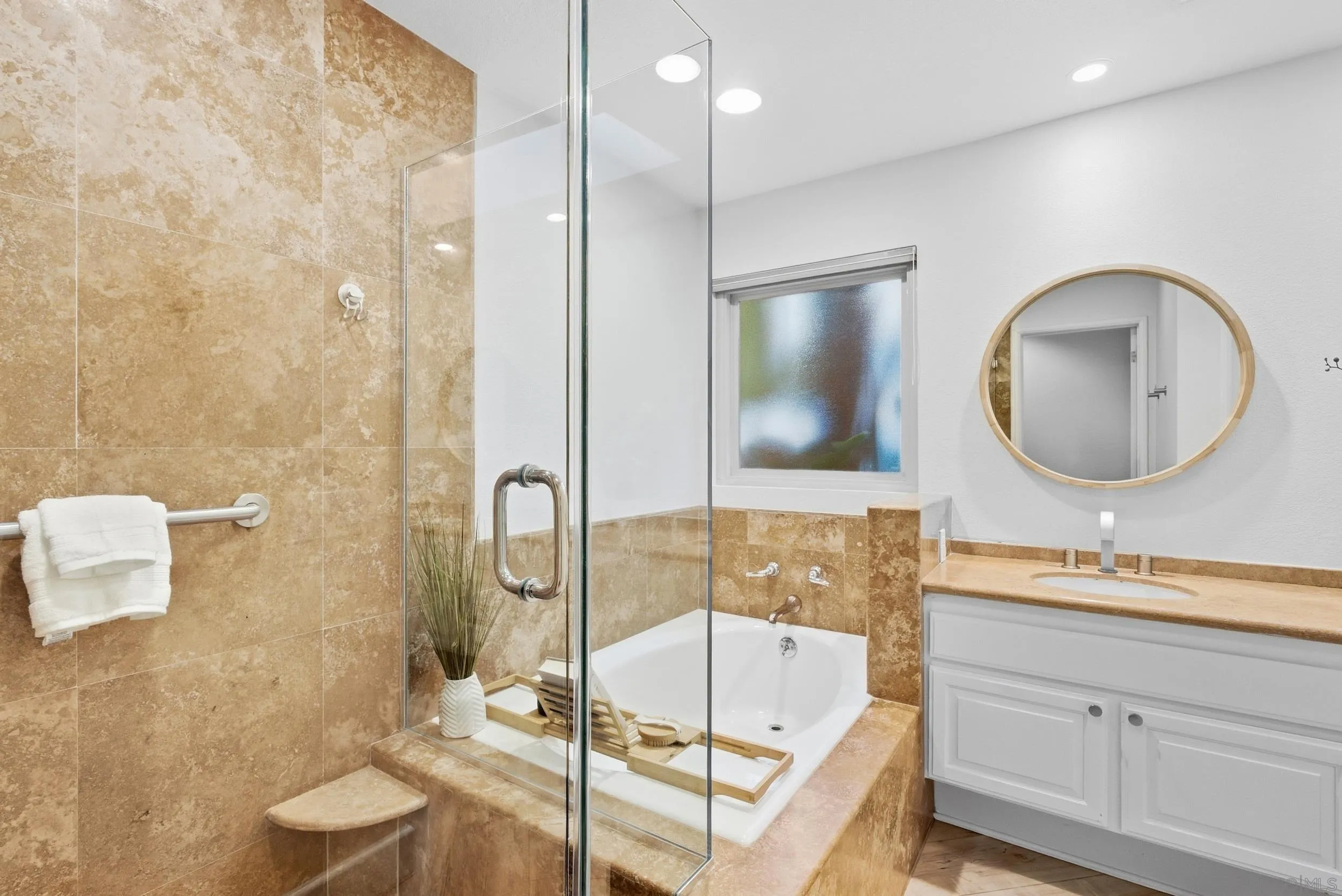 https://cdn.realtyfeed.com/cdn/127/260023361/fb3732308ef66cd06ce2d2b2ad648c49.webp