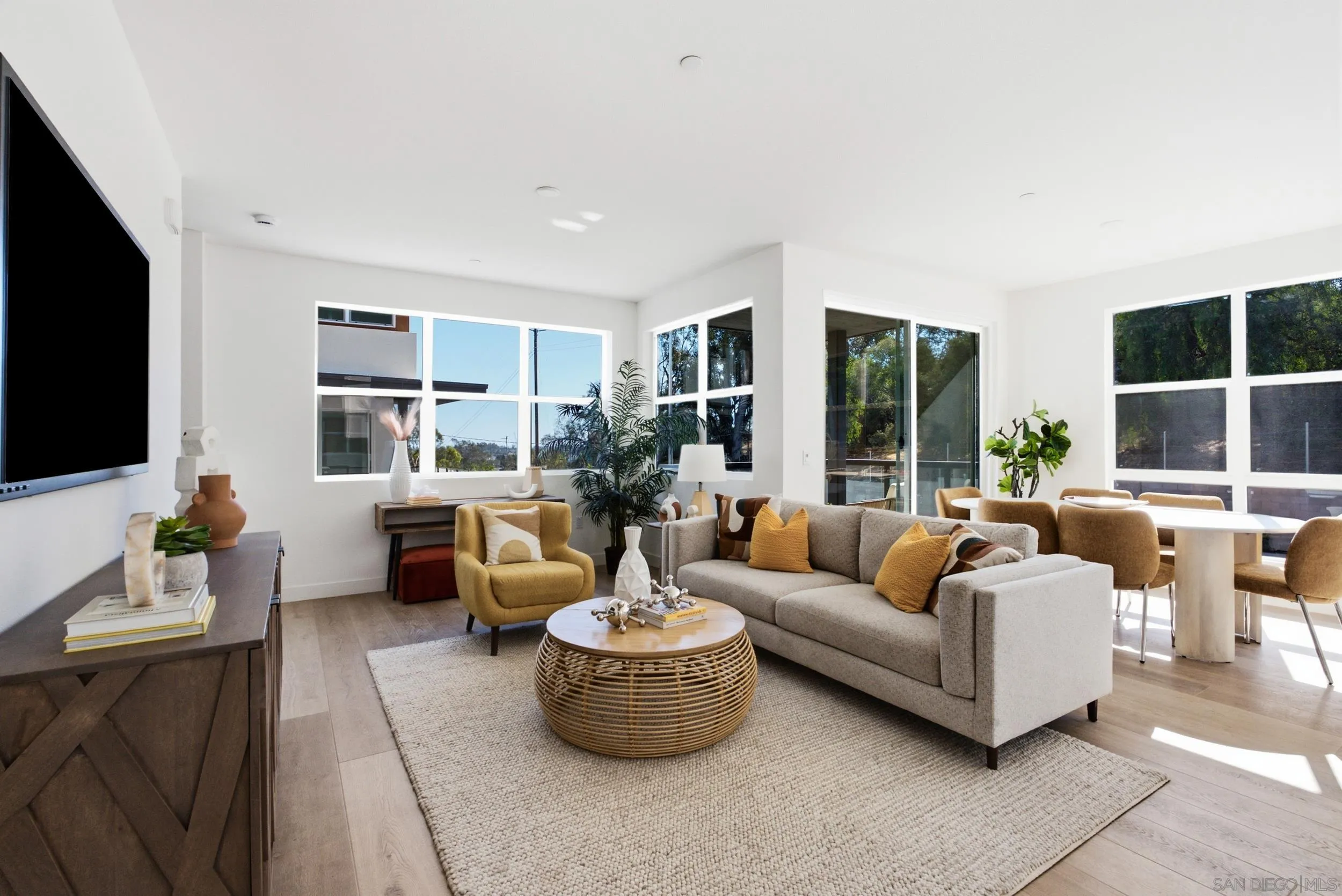 https://cdn.realtyfeed.com/cdn/127/260023363/049ec96fc0b08153659f38f141fb764f.webp
