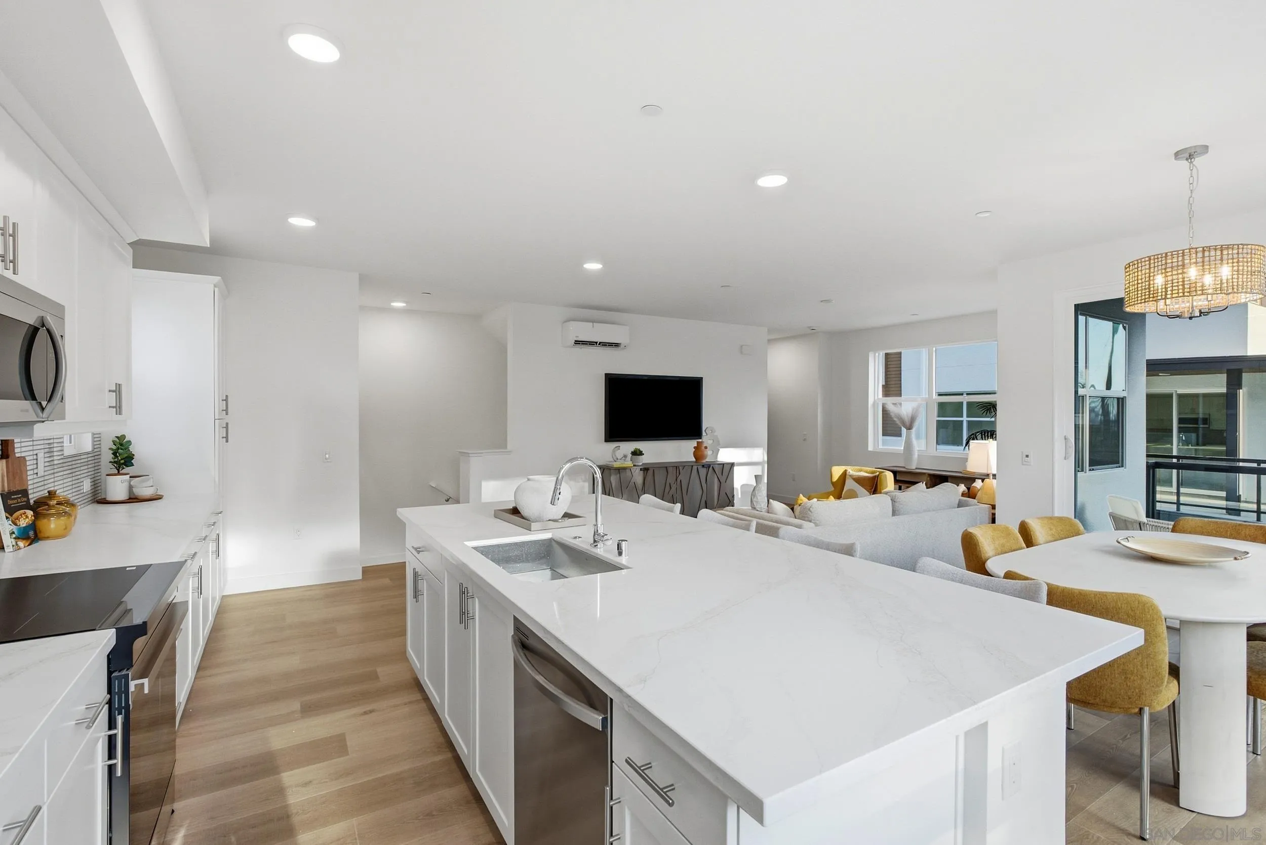 https://cdn.realtyfeed.com/cdn/127/260023363/0ba9309c544eaa5c504f9f650240f2dc.webp