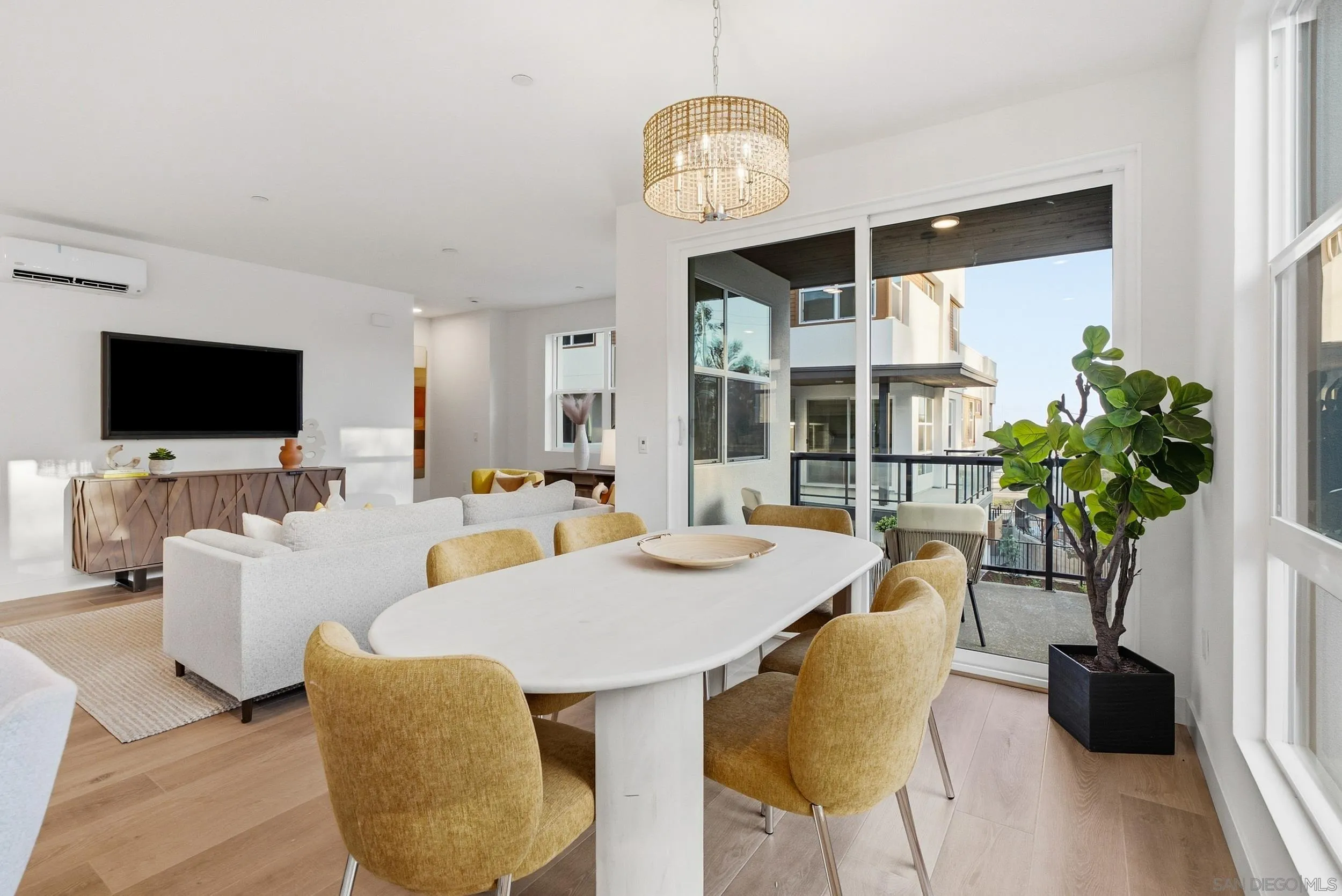 https://cdn.realtyfeed.com/cdn/127/260023363/35bae409834d8f5f12f58238b6793dff.webp