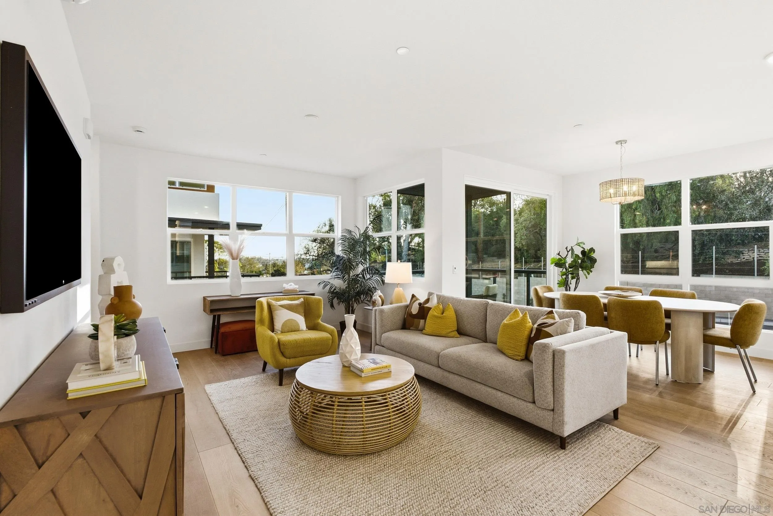 https://cdn.realtyfeed.com/cdn/127/260023363/7ee0024bb4aefb9d41862e81ebd49654.webp