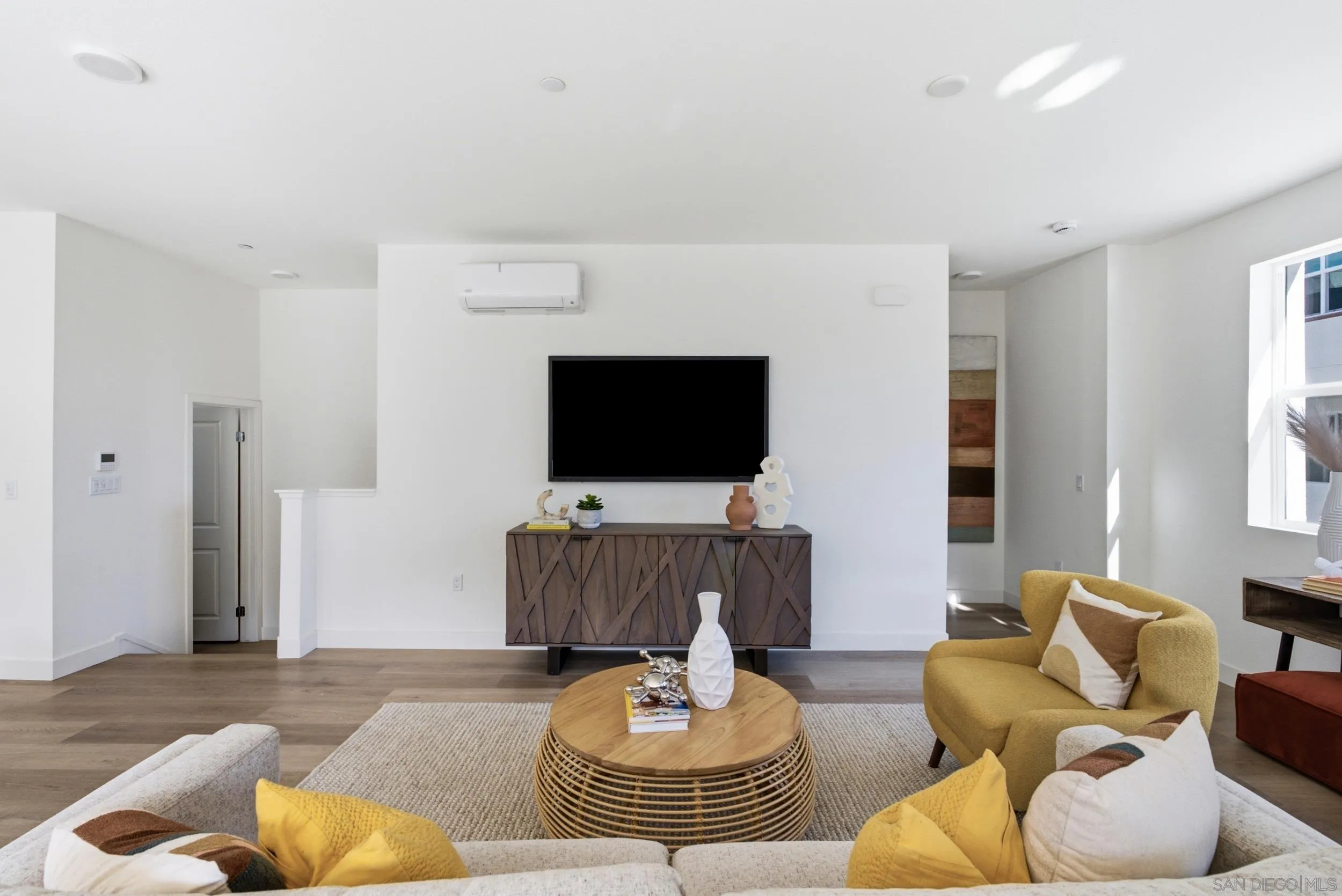 https://cdn.realtyfeed.com/cdn/127/260023363/be7b86b760f0025d1ceaa008c2d60e7e.webp