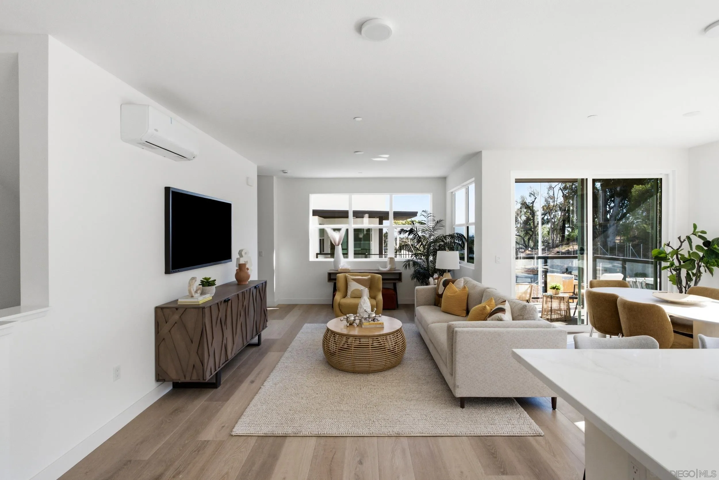 https://cdn.realtyfeed.com/cdn/127/260023363/c291bb8f3257dec68238163a77d01c22.webp