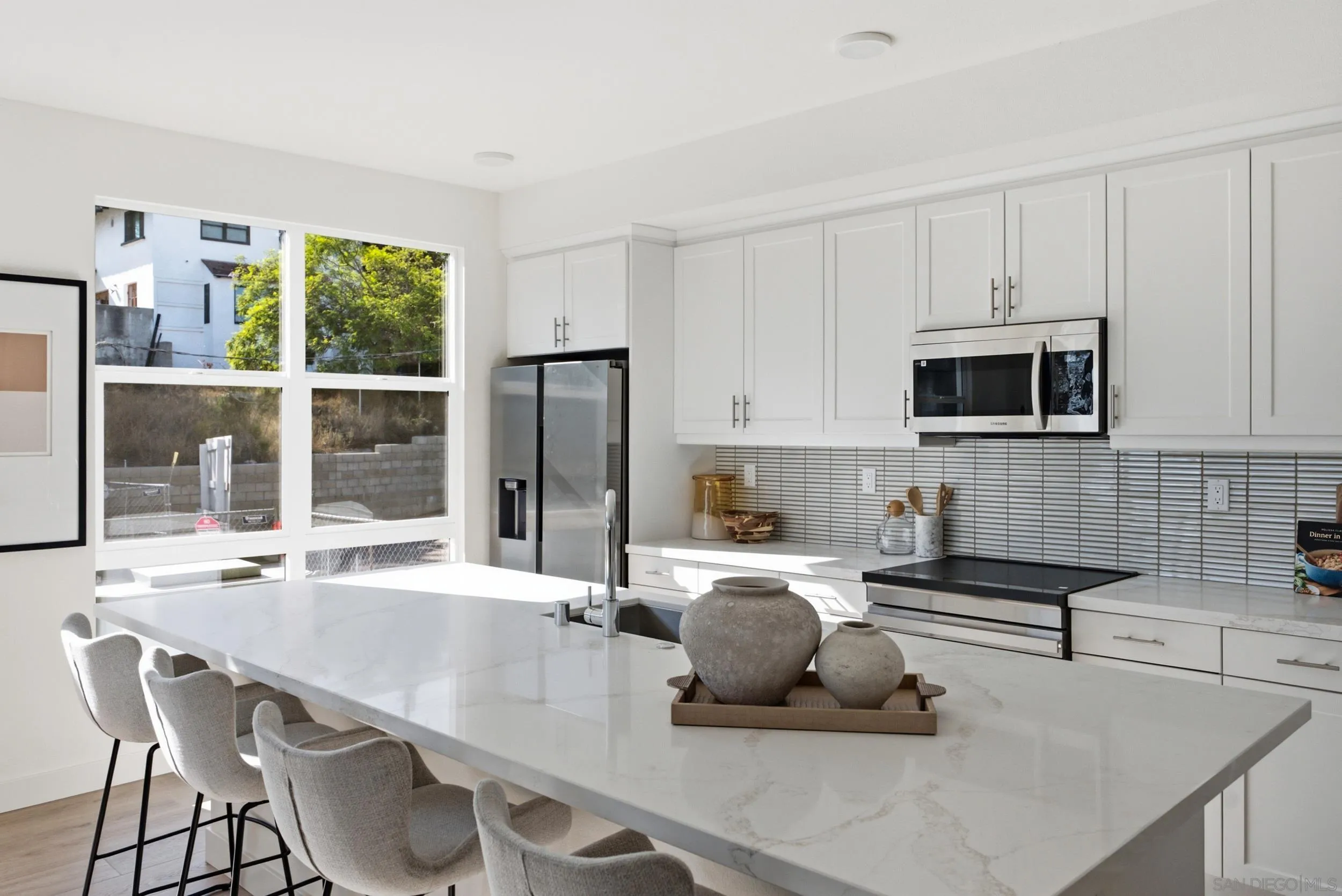 https://cdn.realtyfeed.com/cdn/127/260023363/c8454da40a0219f6949bc4a5126b14aa.webp