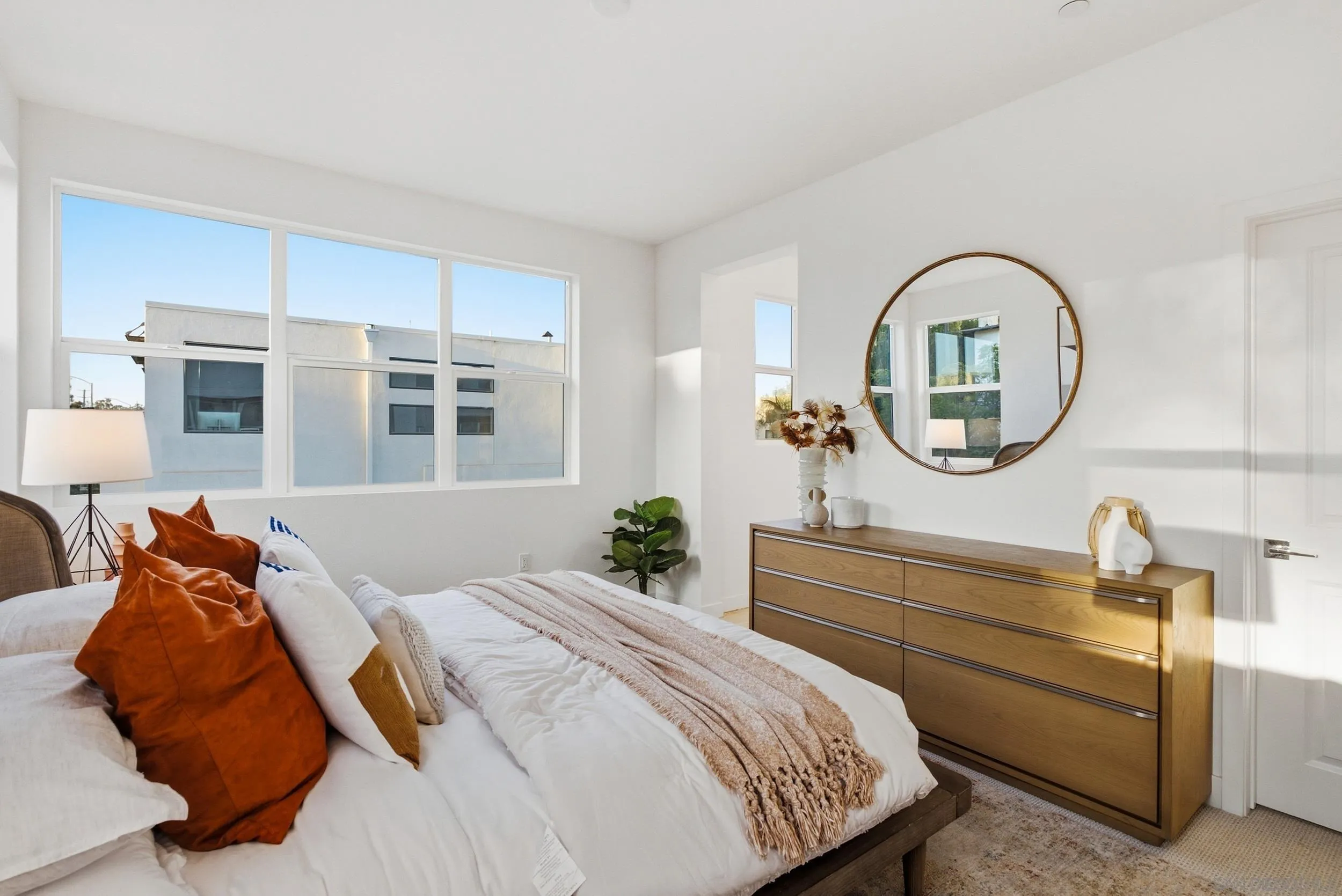 https://cdn.realtyfeed.com/cdn/127/260023363/dd37f19b278f774b2f030141172b126e.webp