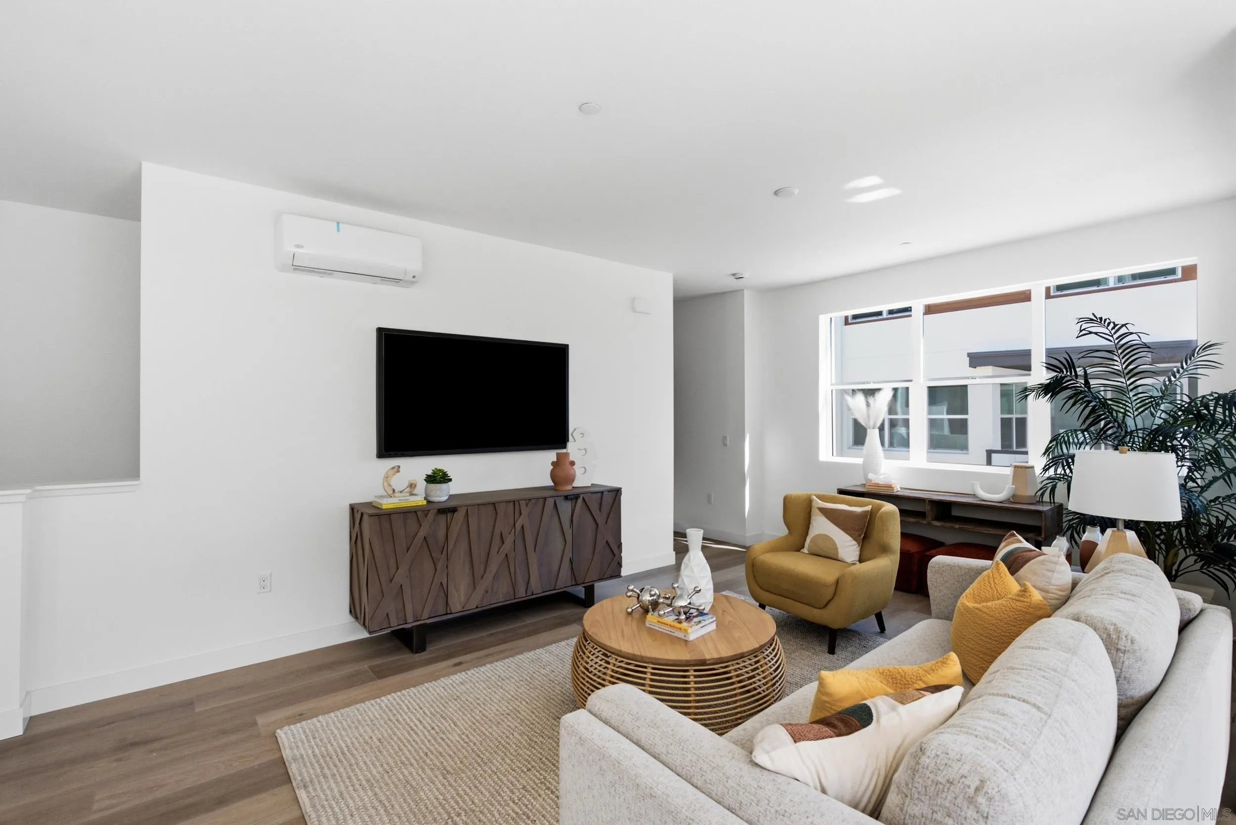 https://cdn.realtyfeed.com/cdn/127/260023363/ec61aea3c2399451135201ebb8023281.webp