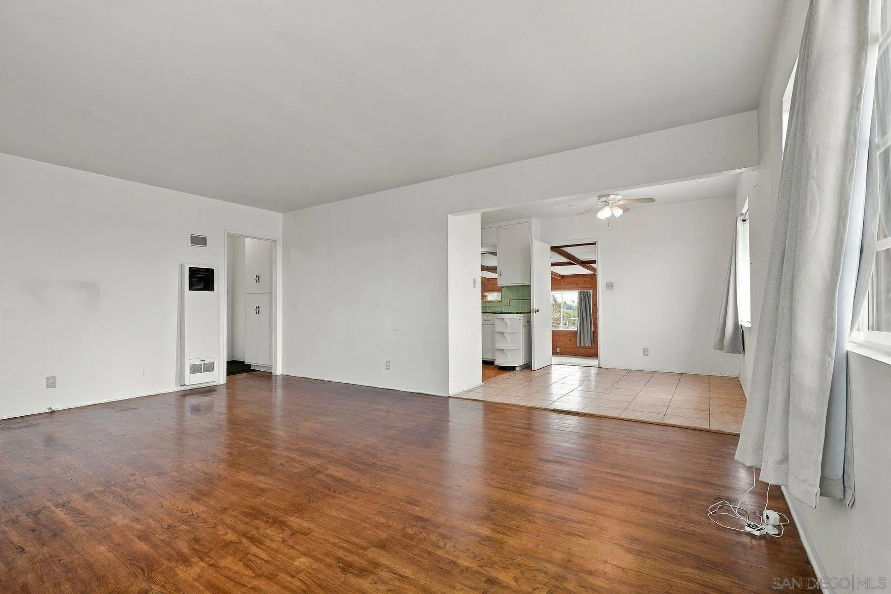 https://cdn.realtyfeed.com/cdn/127/260023364/4c5126f6bdb5344e623d355ae1801421.webp
