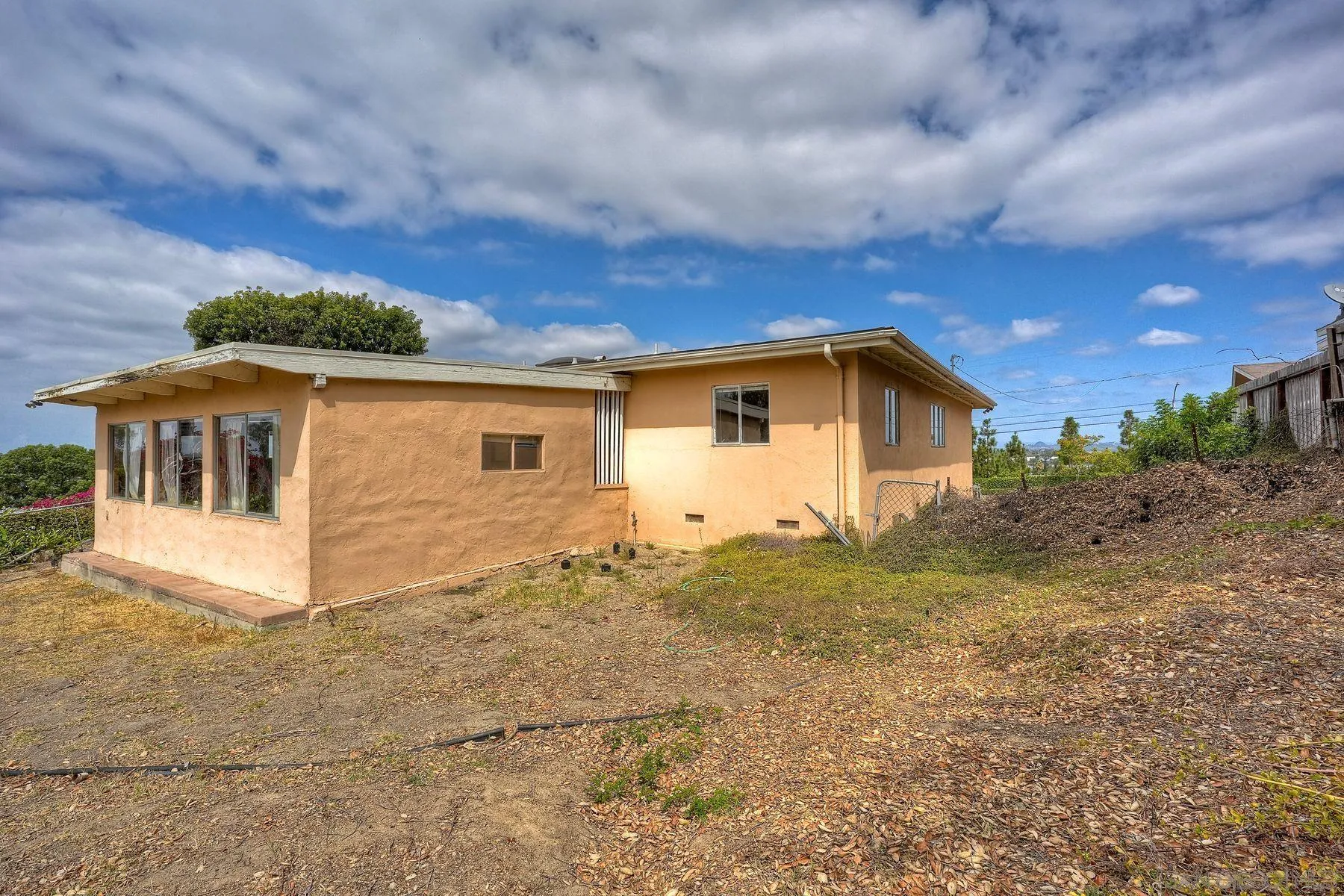 https://cdn.realtyfeed.com/cdn/127/260023364/864630158d0063006b71d933d4e5430d.webp
