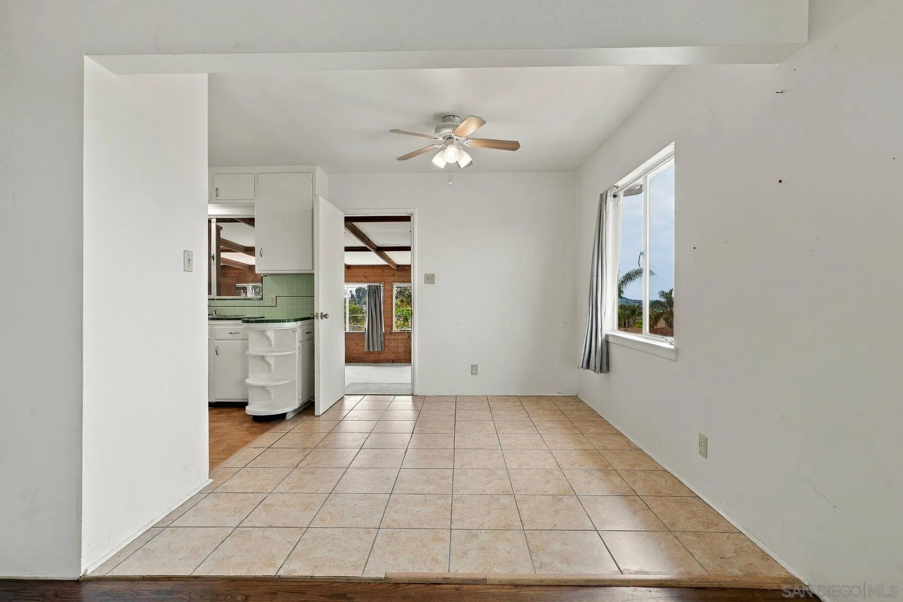 https://cdn.realtyfeed.com/cdn/127/260023364/a5a6bb8279c059c9a8dd143733b43bcc.webp