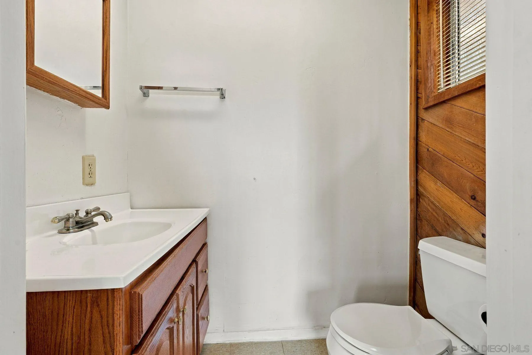 https://cdn.realtyfeed.com/cdn/127/260023364/a5b34836bbfde50df4c4df3d66dbf6f2.webp