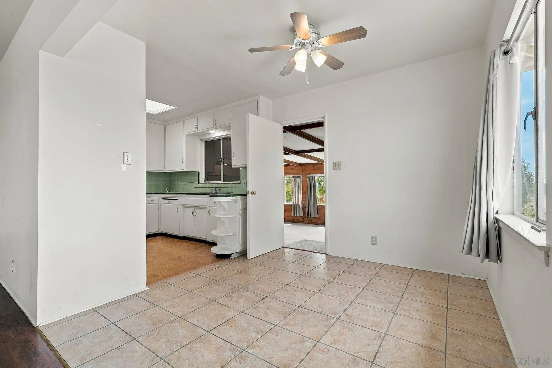 https://cdn.realtyfeed.com/cdn/127/260023364/ad485ae34c7c44fb047d3219231c97e9.webp