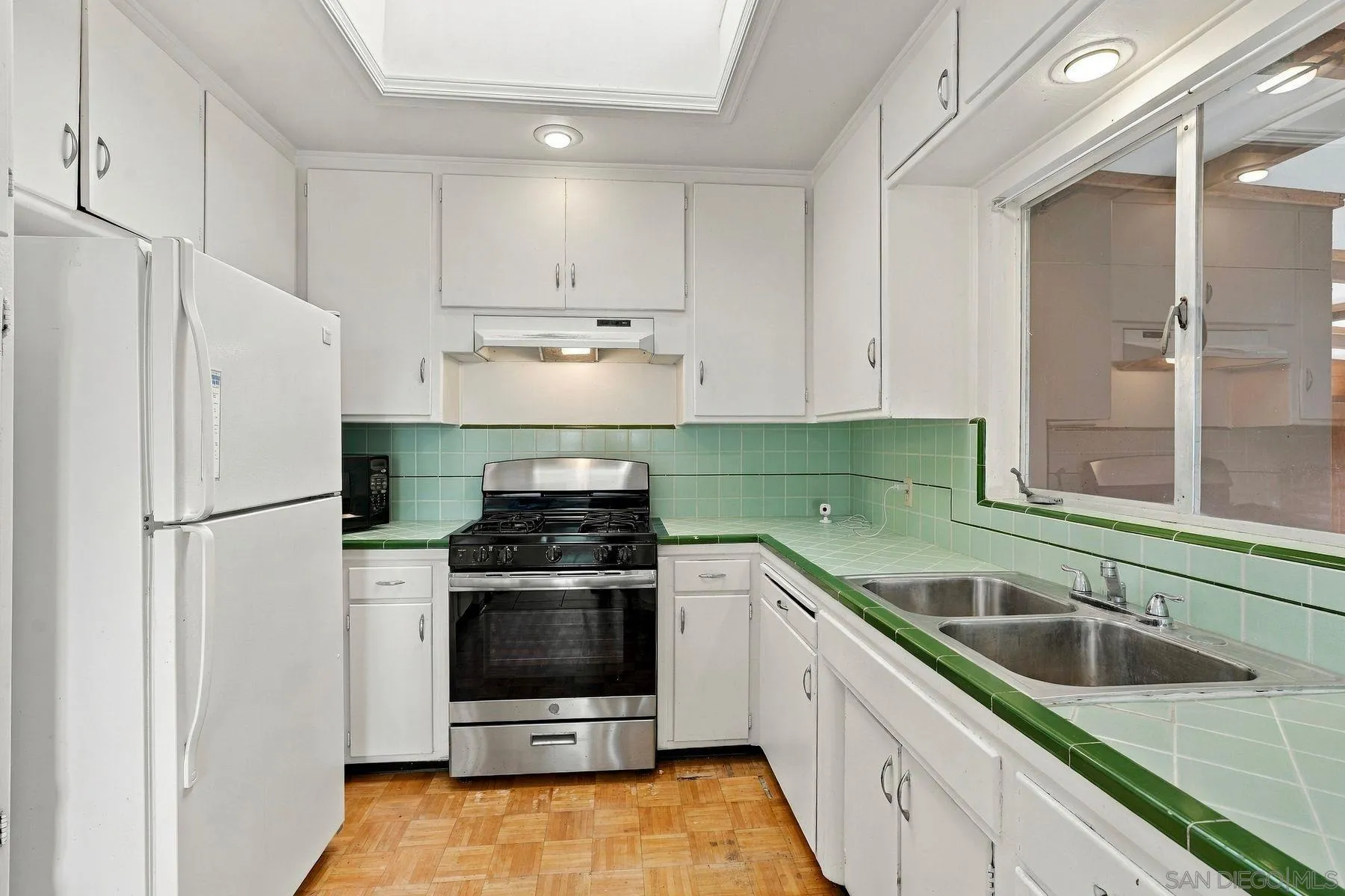 https://cdn.realtyfeed.com/cdn/127/260023364/c922895ace0a24a829dae5e3d1dfad65.webp