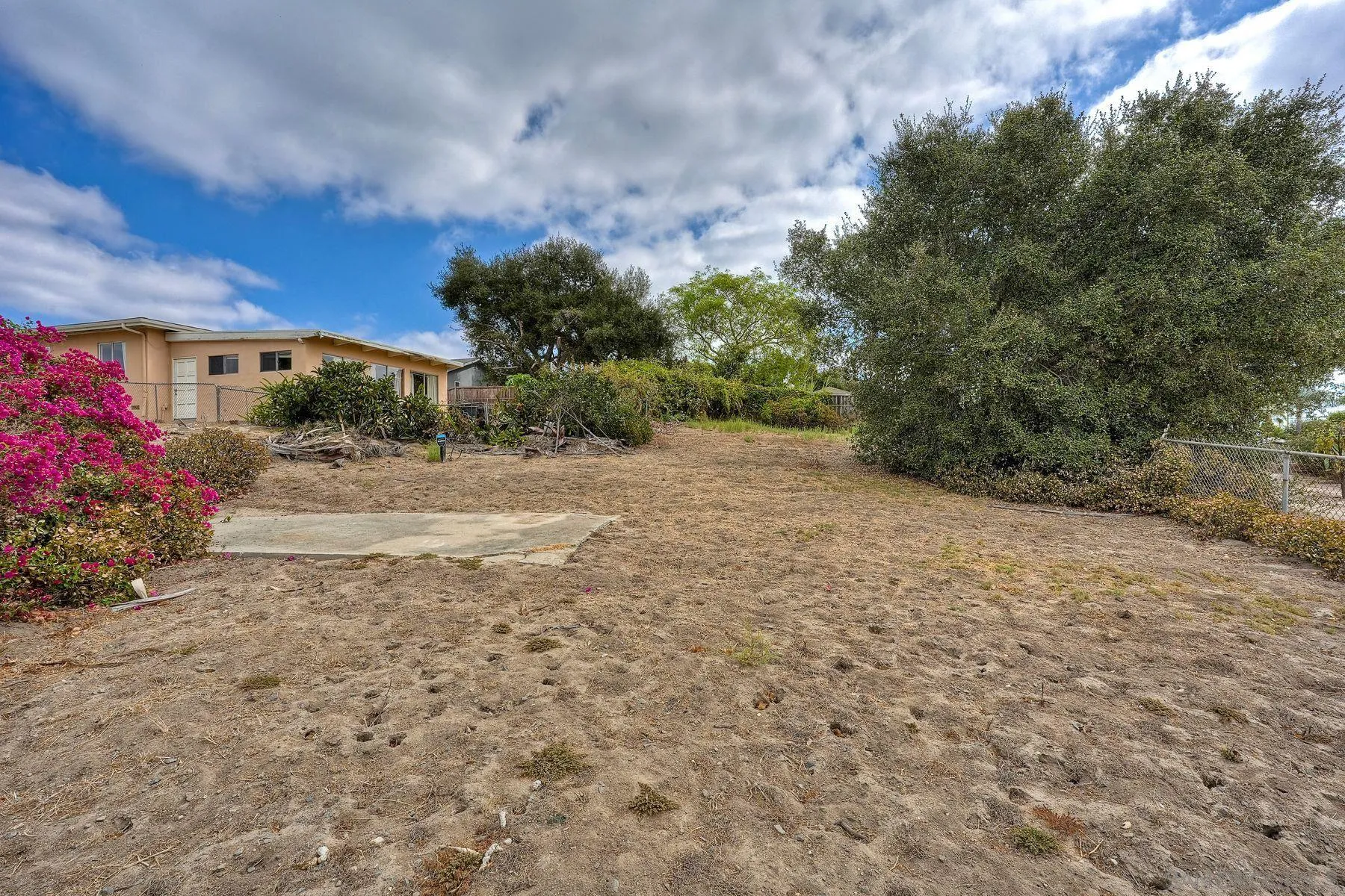 https://cdn.realtyfeed.com/cdn/127/260023364/d6f38b890e42d08b64533a123f345f11.webp