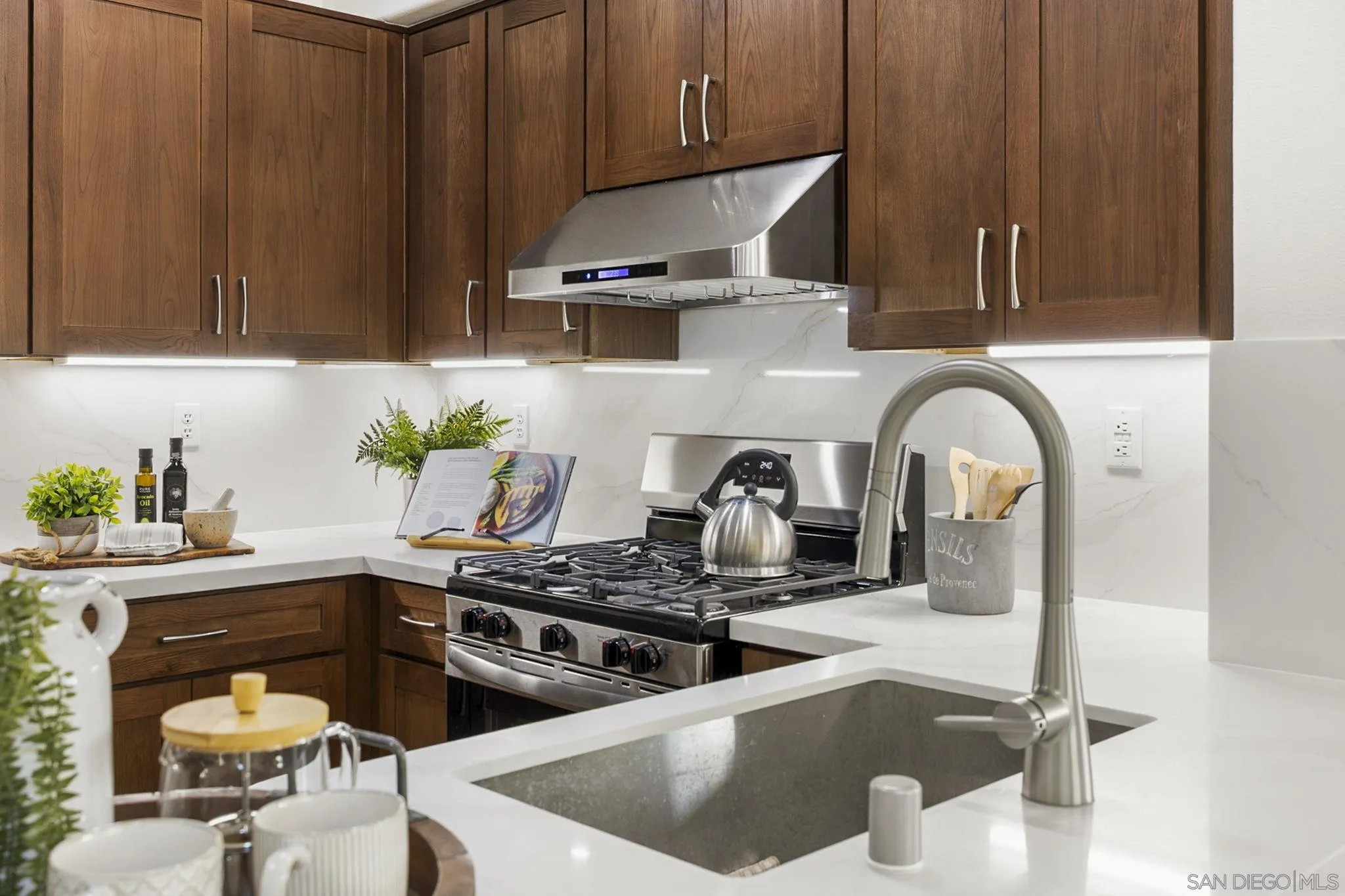 https://cdn.realtyfeed.com/cdn/127/260023367/228e7d28d1cac9c485dea7029020bc2d.webp