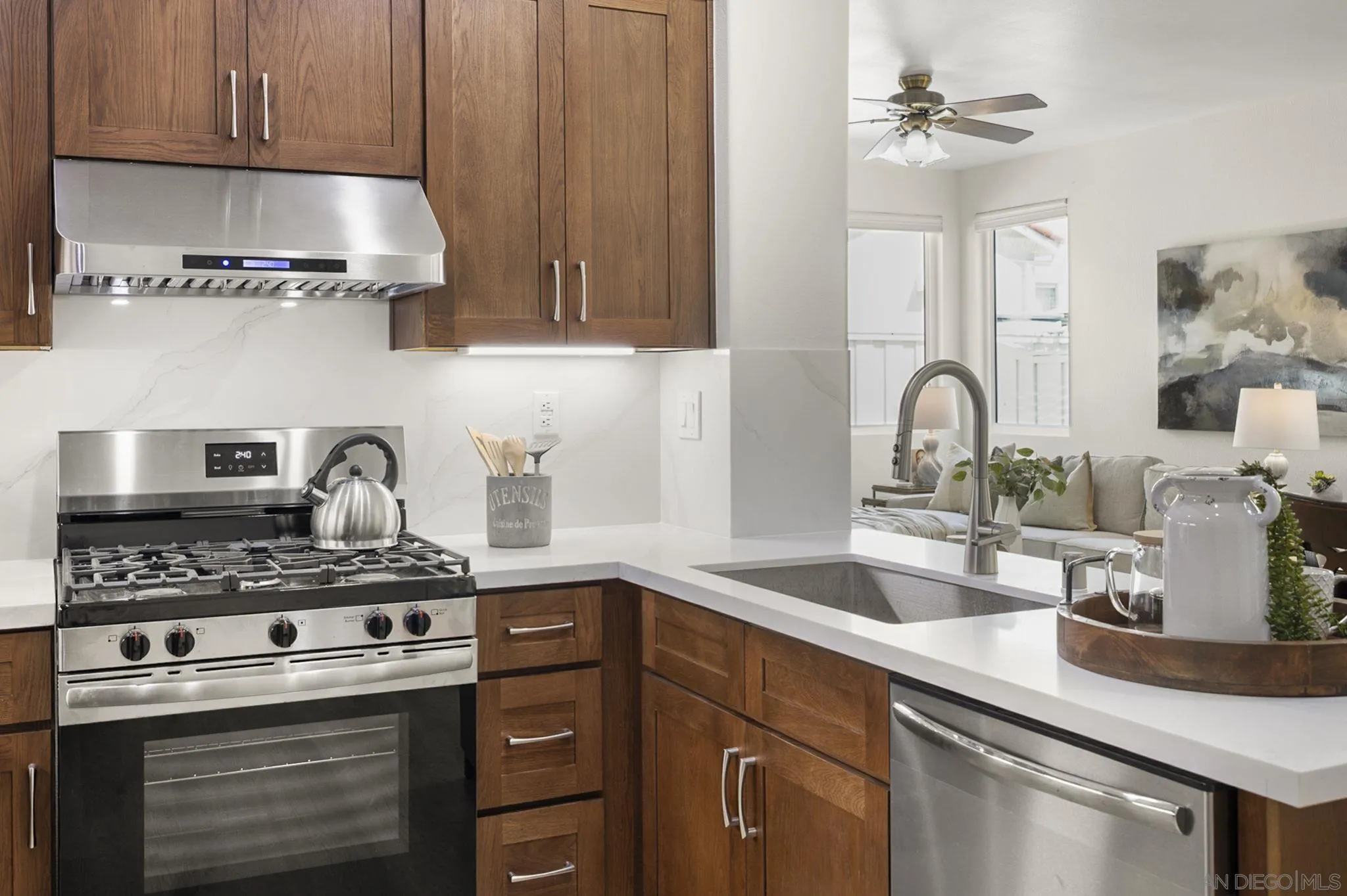 https://cdn.realtyfeed.com/cdn/127/260023367/27ee0c4e66b71bb041d143a896958a94.webp