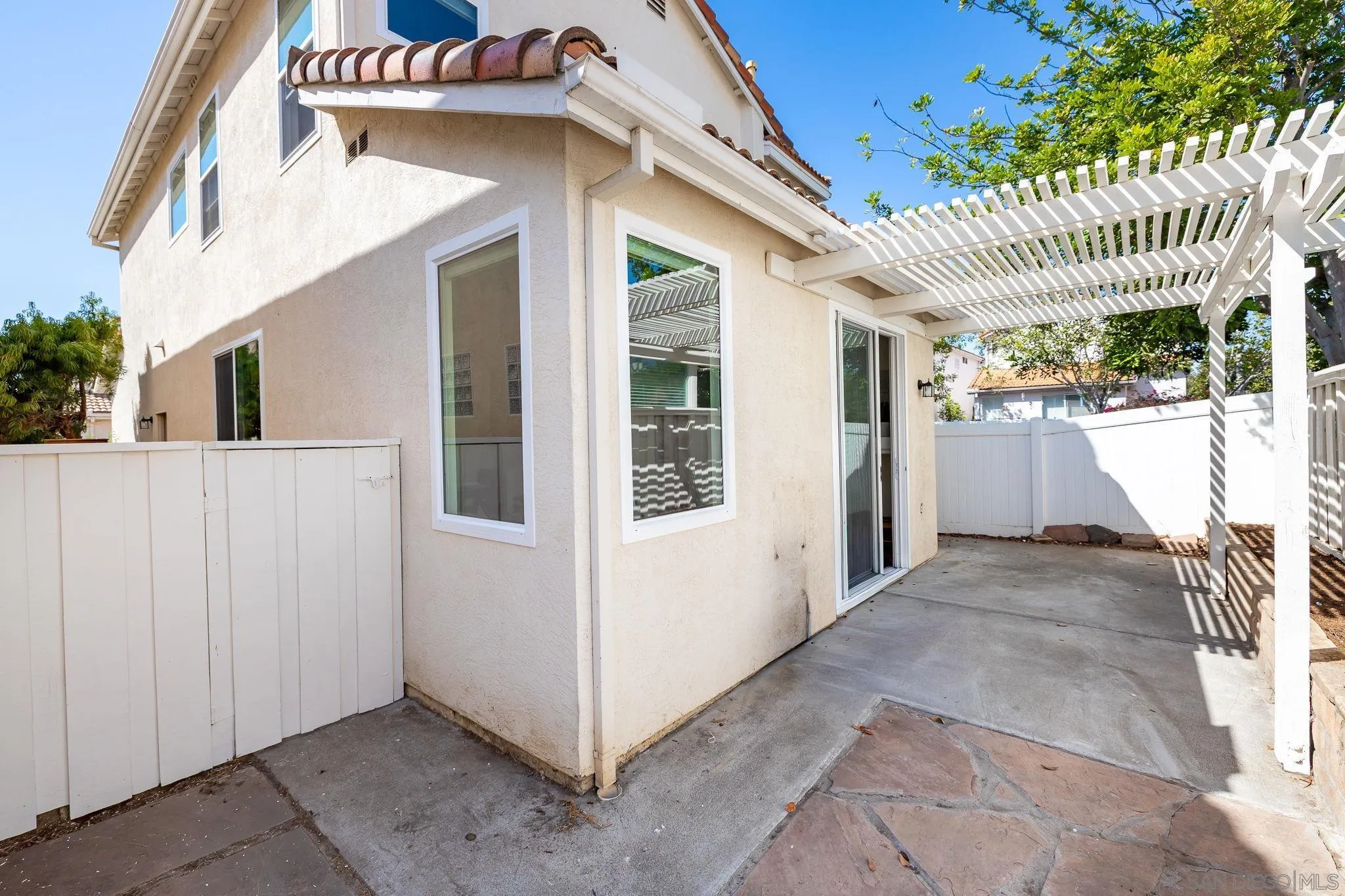 https://cdn.realtyfeed.com/cdn/127/260023367/6b06efe4da21ec8726efc0f762411b95.webp