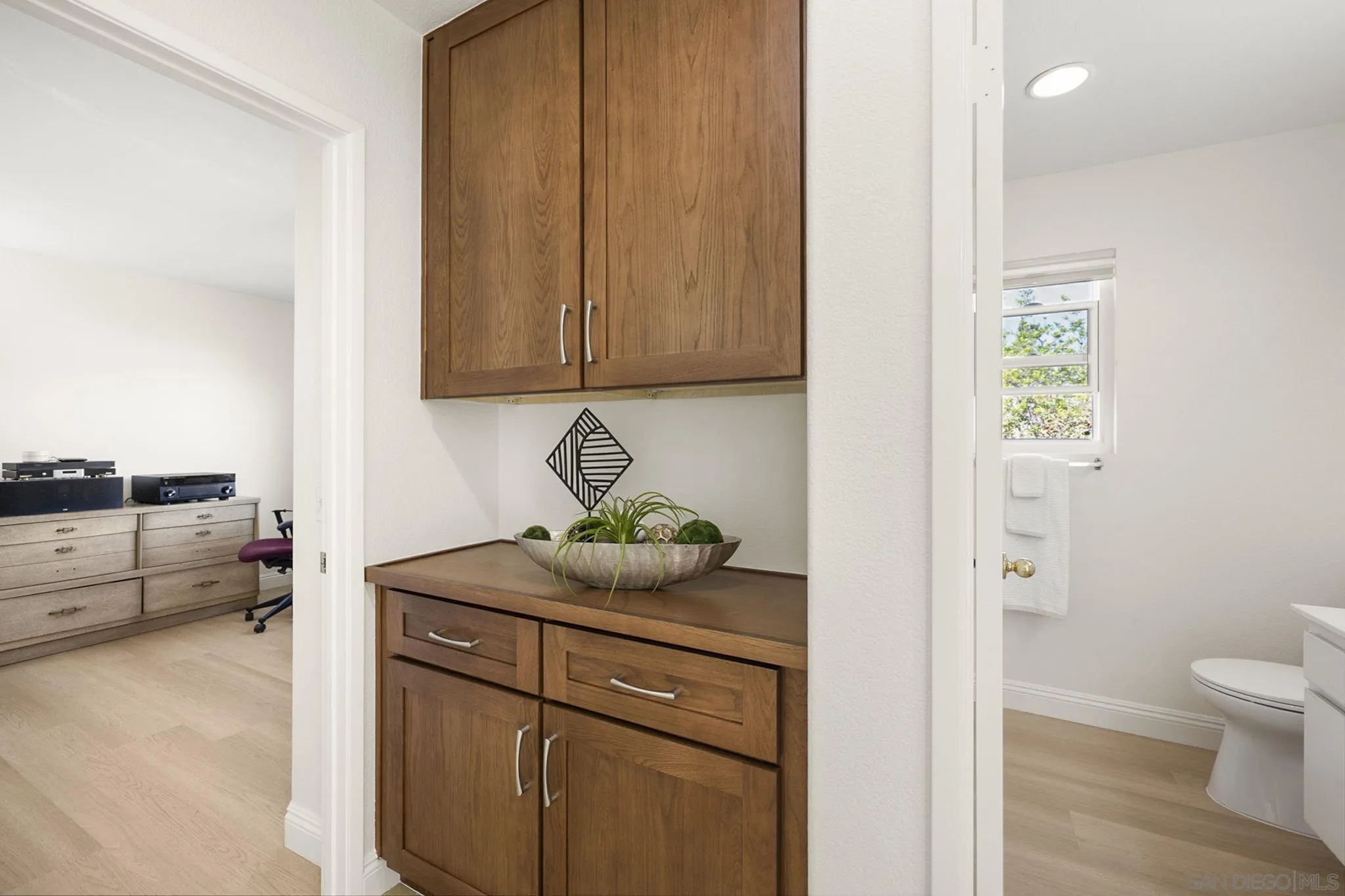 https://cdn.realtyfeed.com/cdn/127/260023367/70cf6ef90c6bc92e8d7bfb63e8ba1663.webp