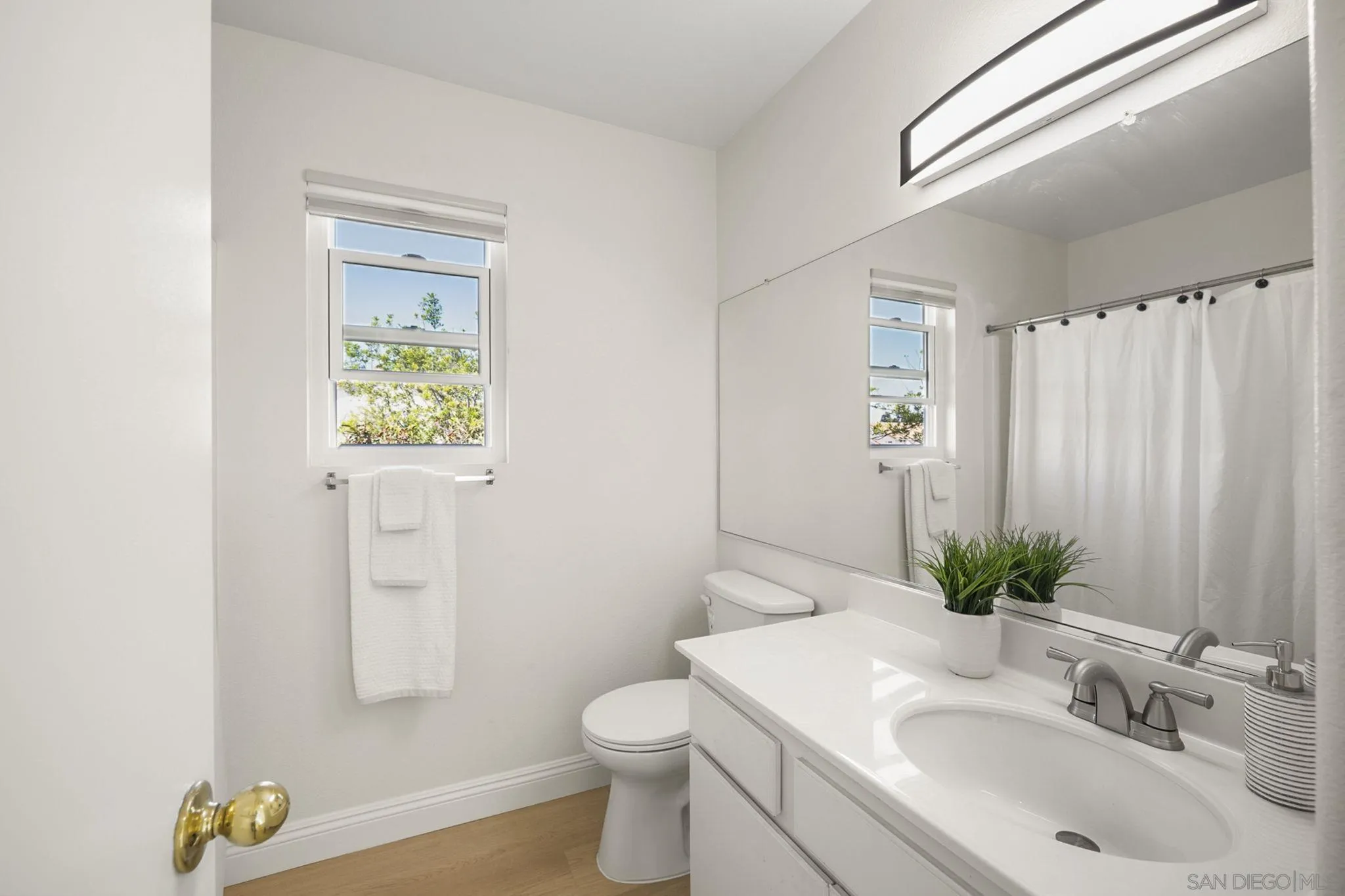 https://cdn.realtyfeed.com/cdn/127/260023367/953a543d716ed546e9f32fcd616d5465.webp