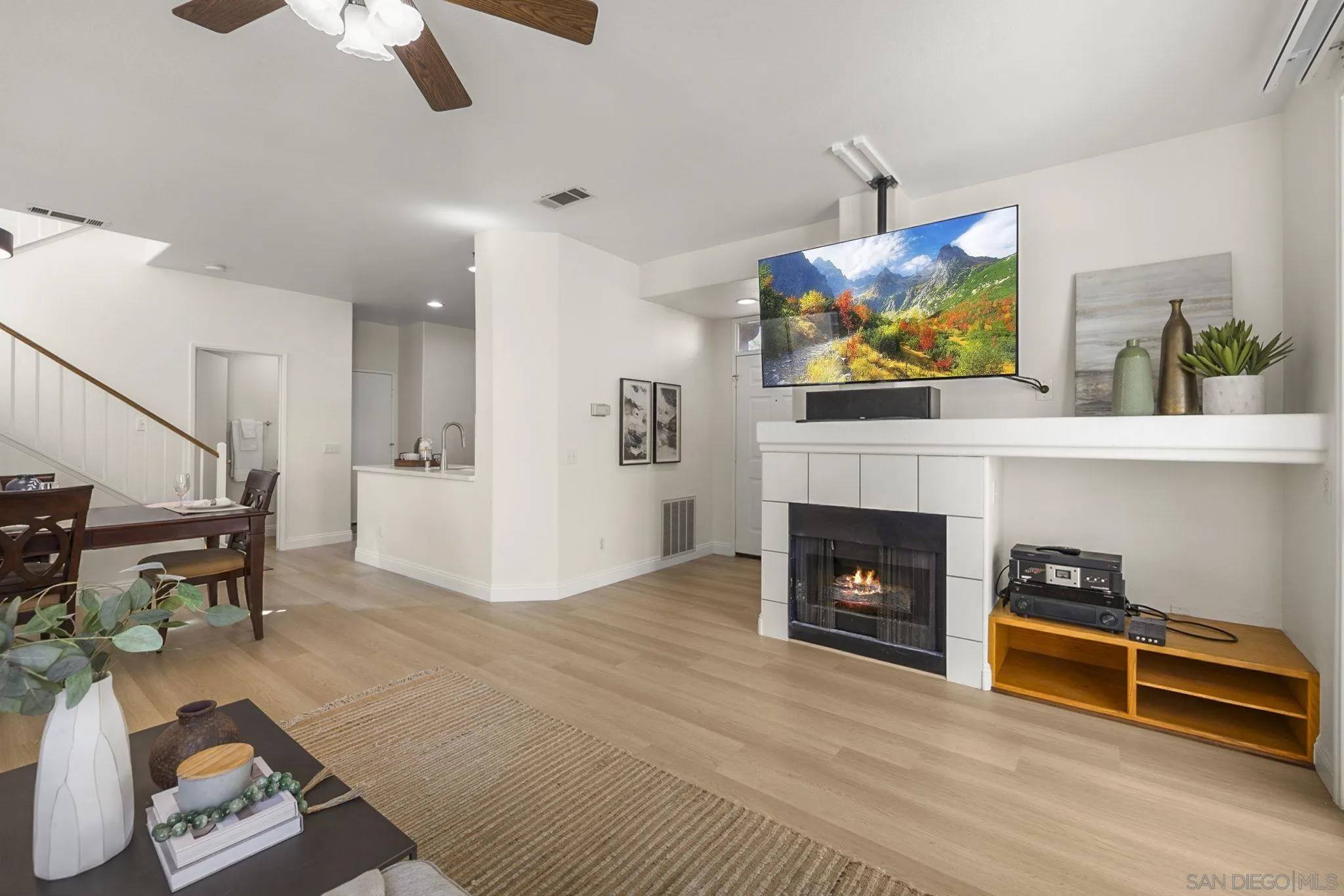 https://cdn.realtyfeed.com/cdn/127/260023367/e5e36349523e77b2c052489f72eb6bed.webp