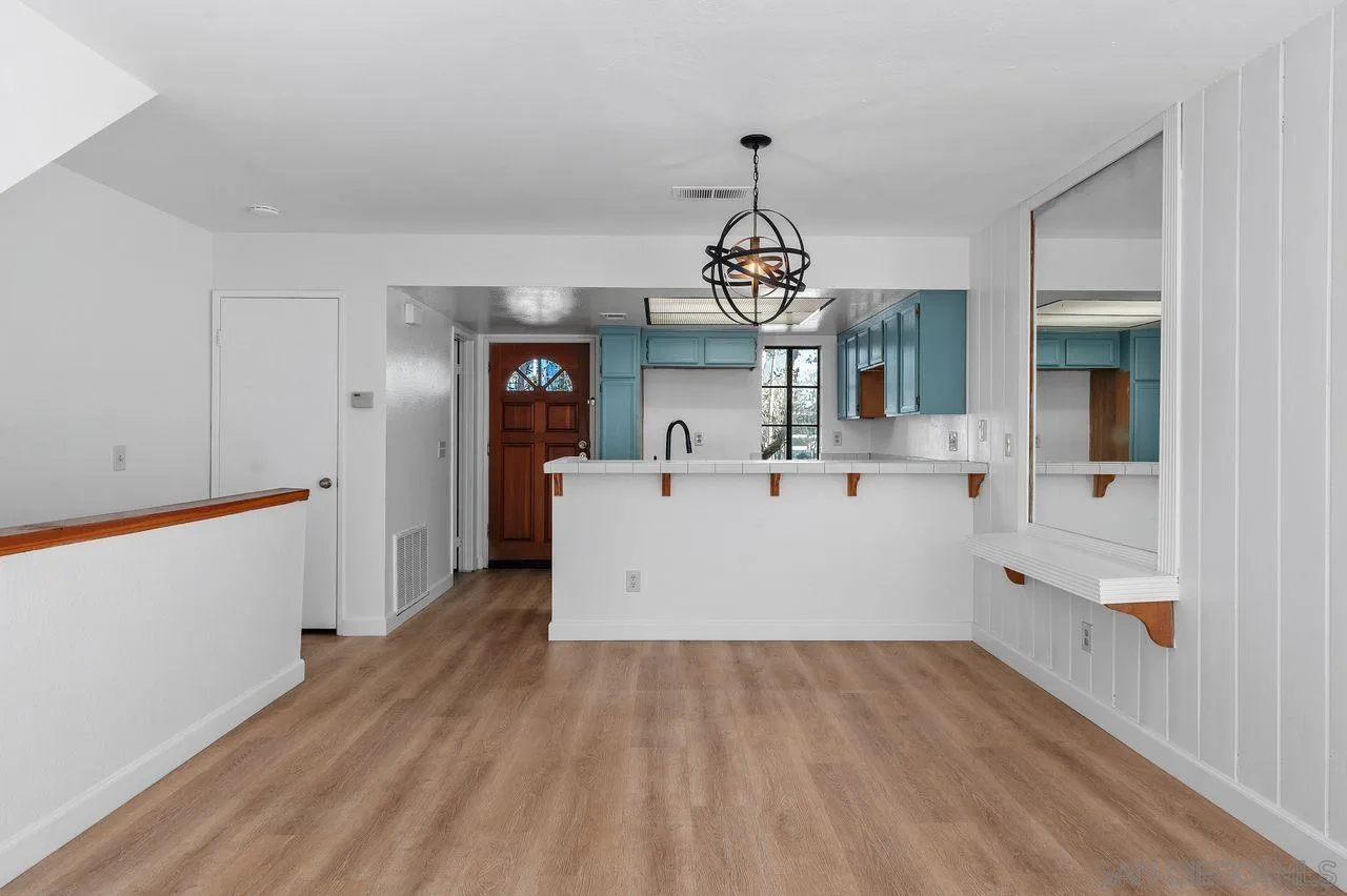 https://cdn.realtyfeed.com/cdn/127/260023368/054ade9ad38492f0b7806718c297f56a.webp