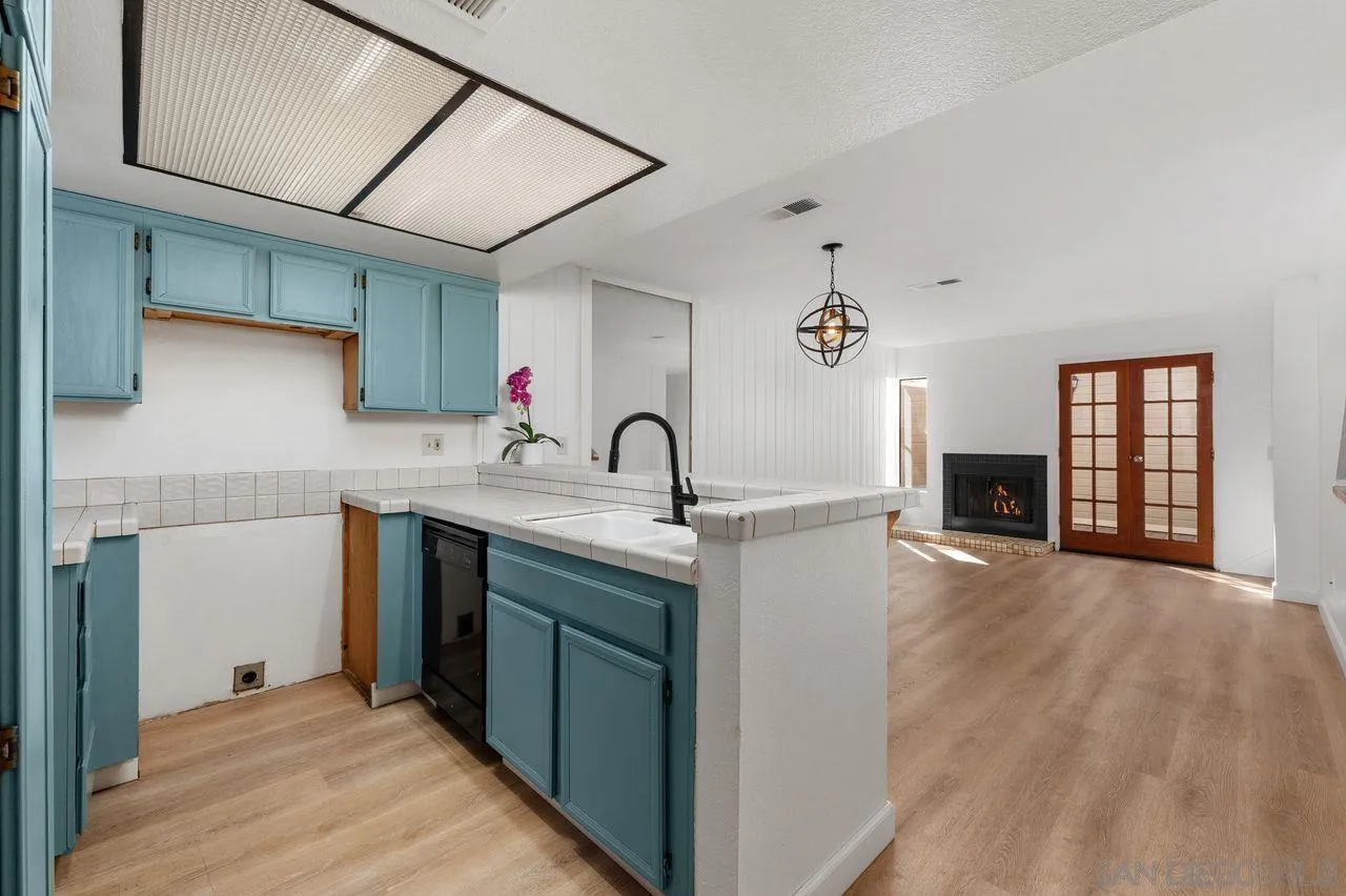 https://cdn.realtyfeed.com/cdn/127/260023368/690414a5d9b293bebc460ee4abd7f56c.webp