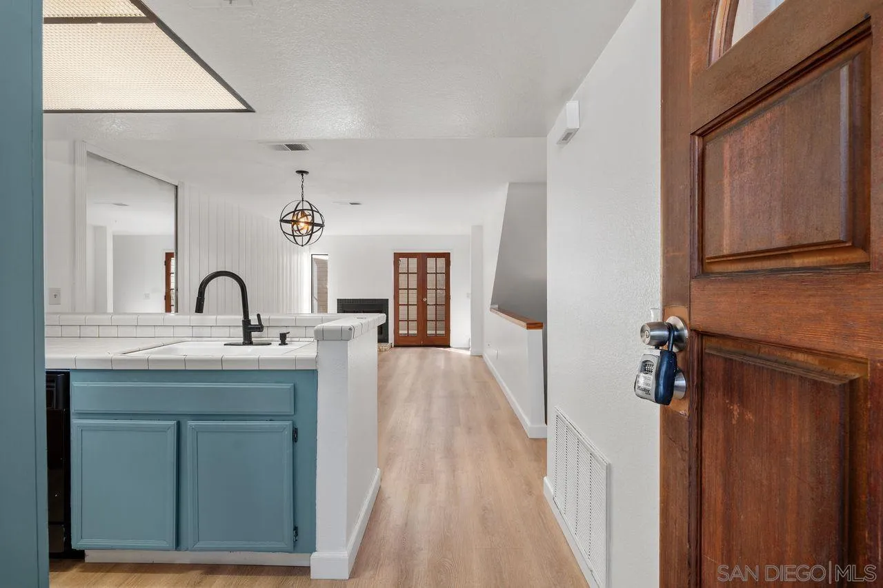 https://cdn.realtyfeed.com/cdn/127/260023368/a220bb22cd127363de40995ff1c25e38.webp