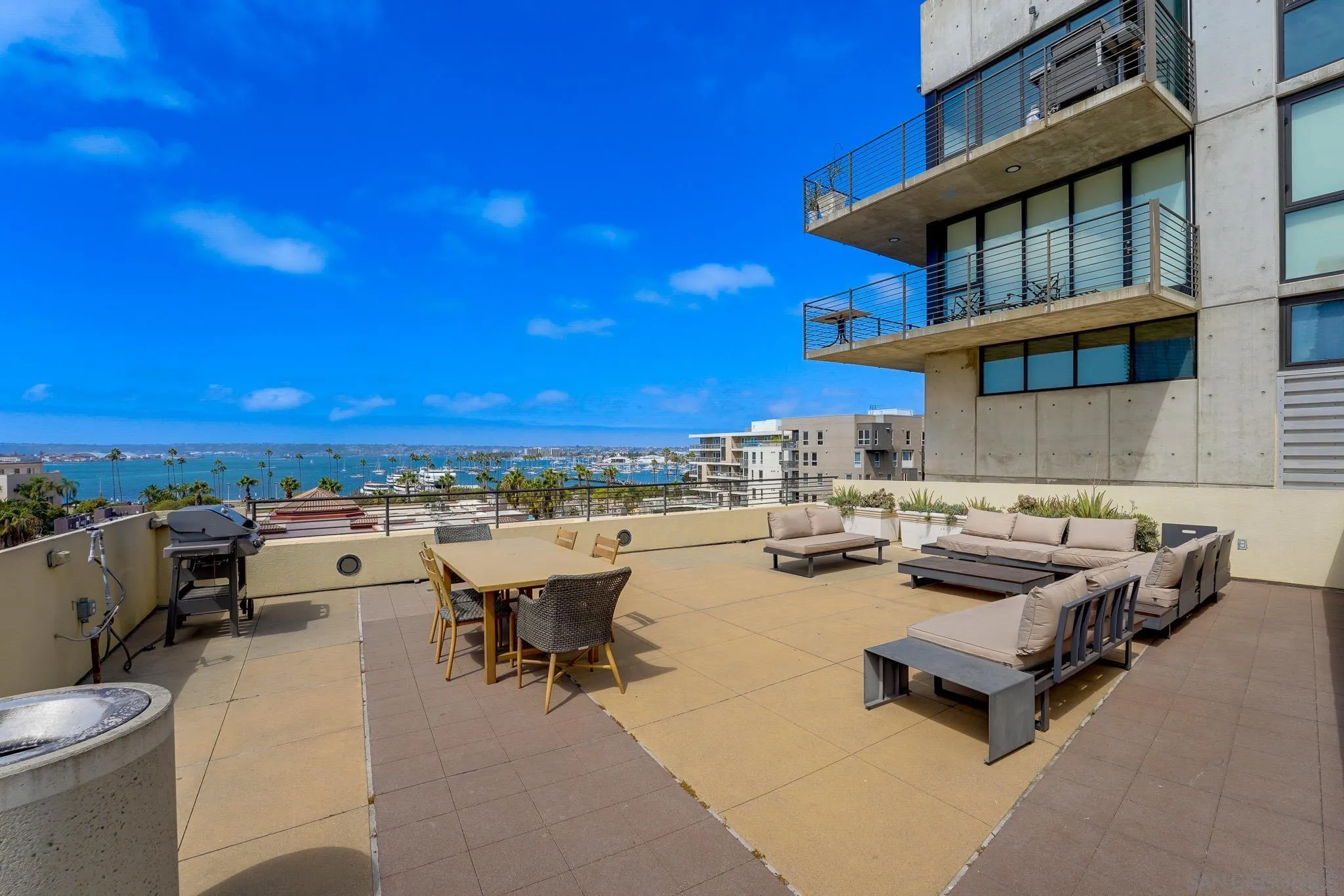 https://cdn.realtyfeed.com/cdn/127/260023370/292adb83dc7e8122b4f6a9f29450cde3.webp