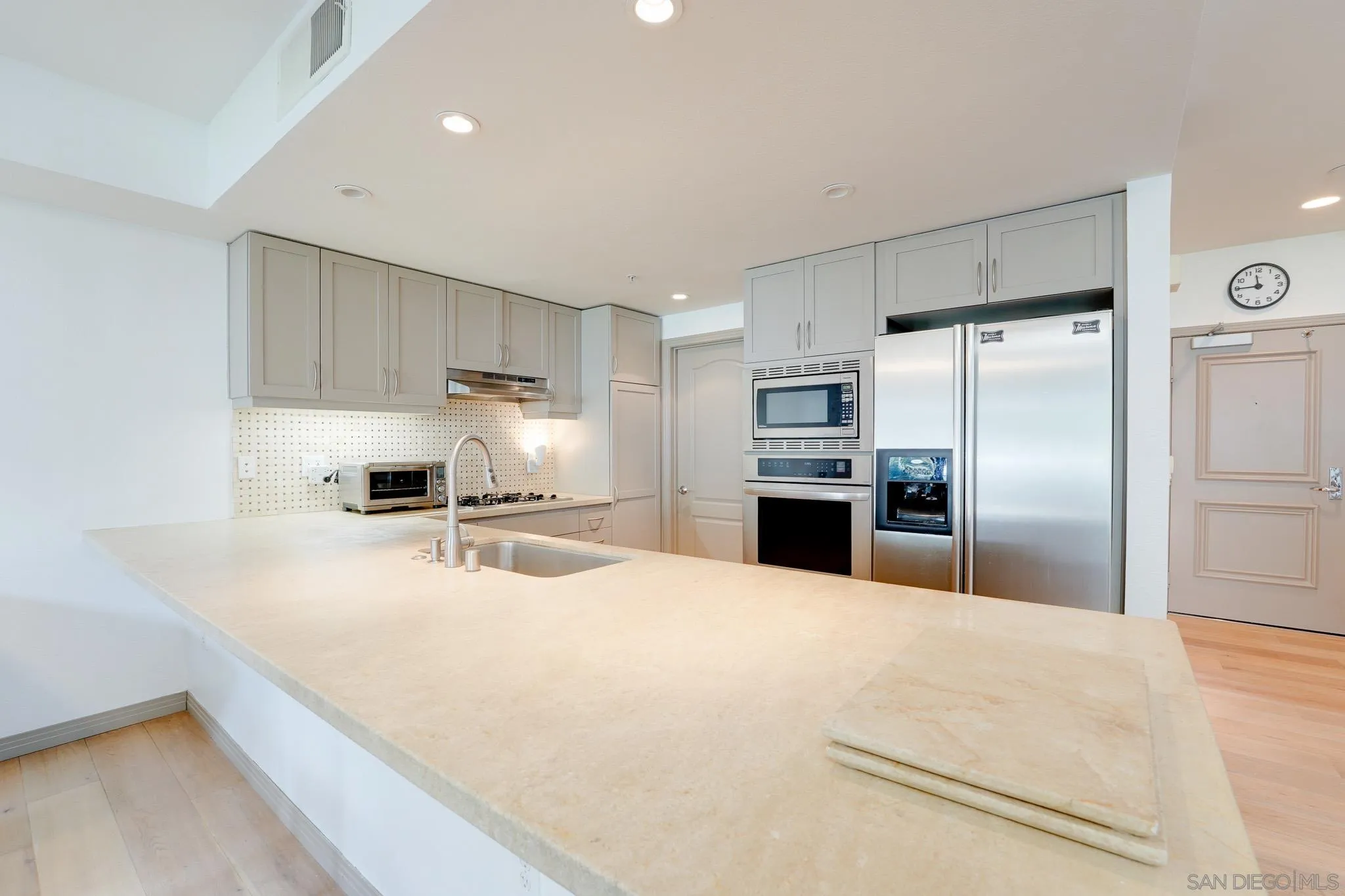 https://cdn.realtyfeed.com/cdn/127/260023370/5b83aaf870fb4d6d6e971ff0f24defb8.webp