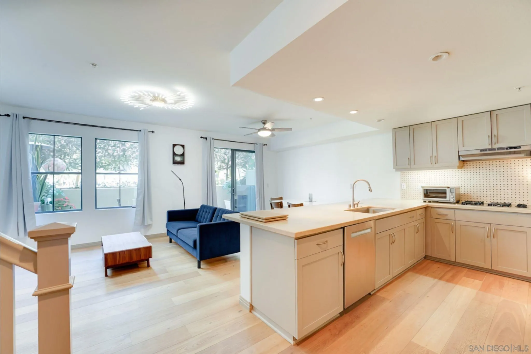 https://cdn.realtyfeed.com/cdn/127/260023370/7ad02670facfa029483f87da5f83d890.webp