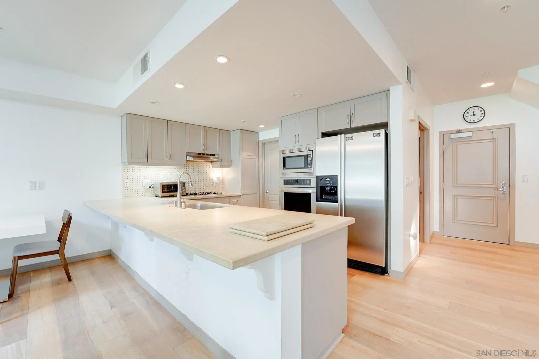 https://cdn.realtyfeed.com/cdn/127/260023370/7d2fffcfe9d72cf5ef1b1c763faf6bfc.webp