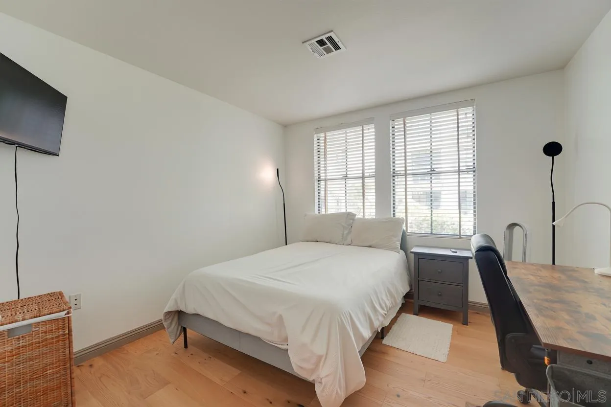 https://cdn.realtyfeed.com/cdn/127/260023370/c891cfd81912d2231e07197cef2d56b7.webp