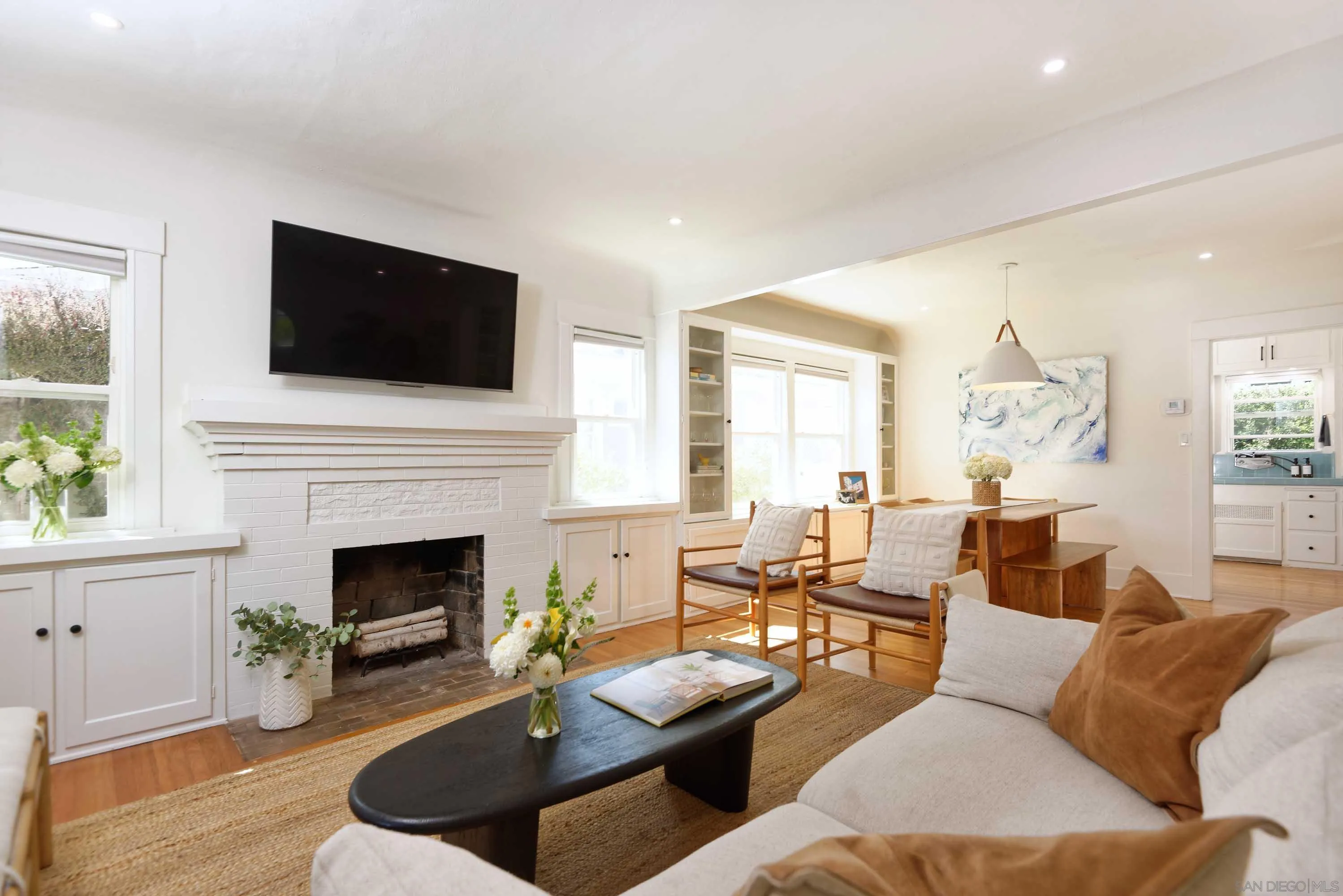 https://cdn.realtyfeed.com/cdn/127/260023371/ce5fb202316b1b6237dbfa43cccced4f.webp