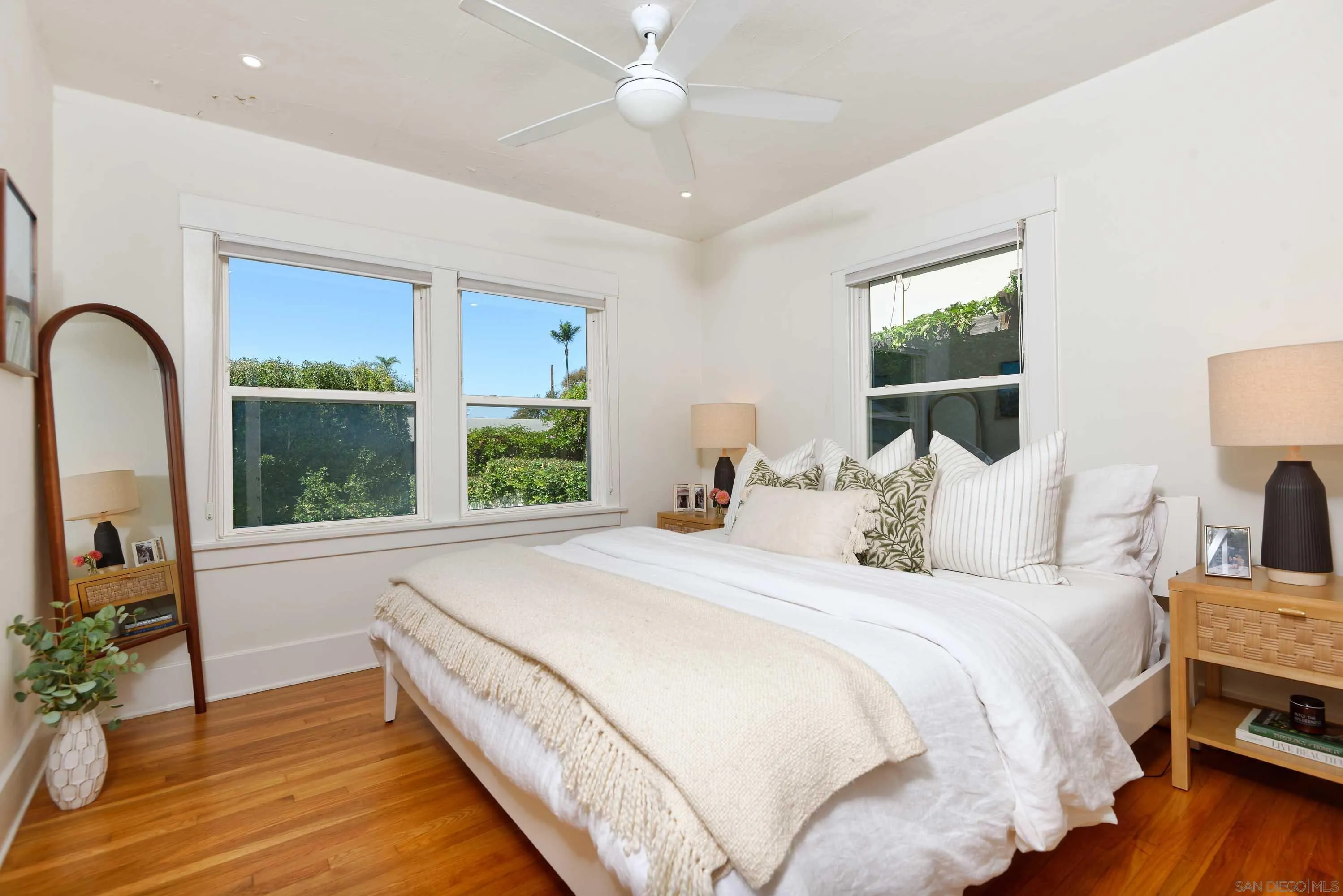 https://cdn.realtyfeed.com/cdn/127/260023371/d5083ed9a6ef36593c4134b15695d67c.webp