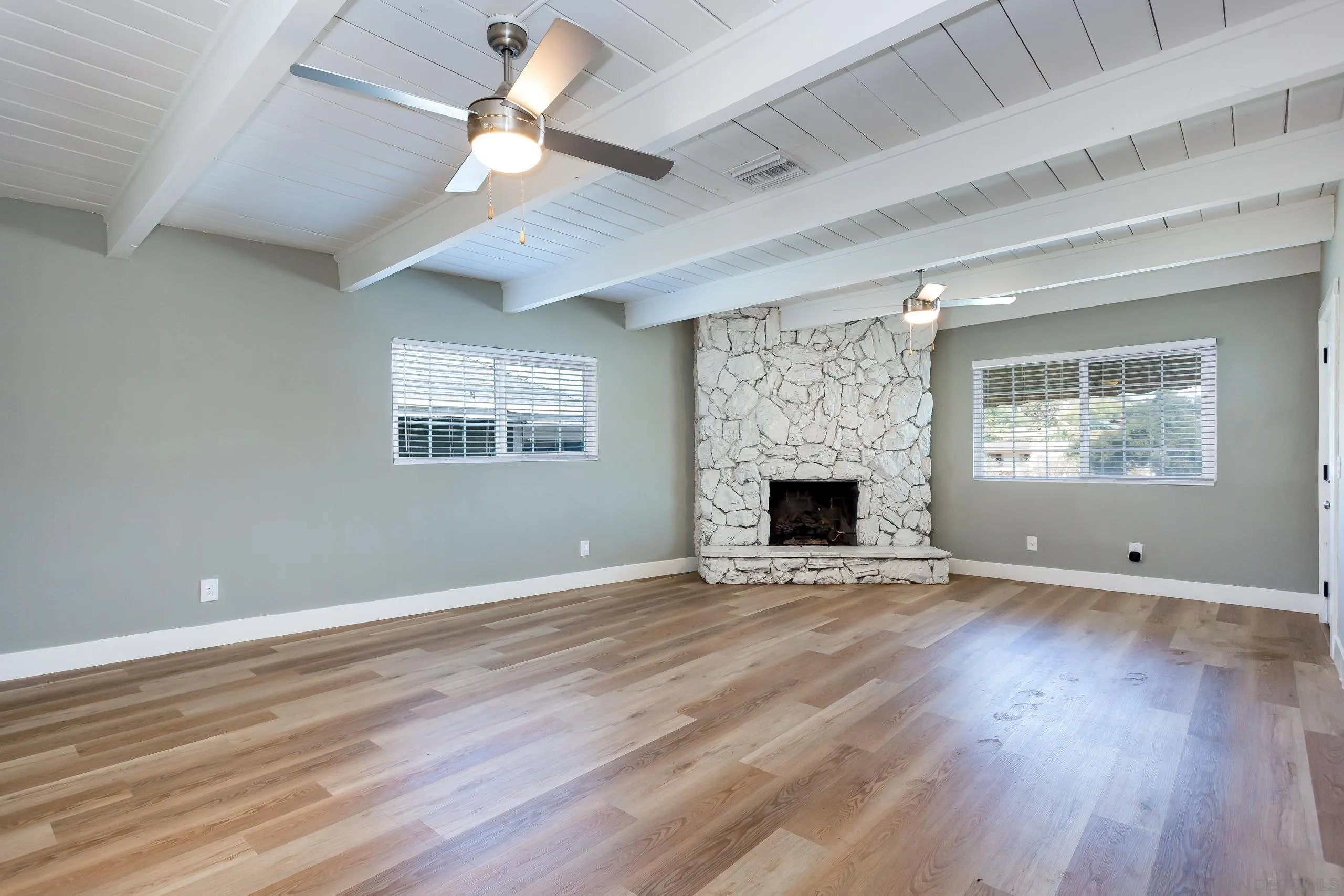 https://cdn.realtyfeed.com/cdn/127/260023376/025b297a52d186356aff6fd9518c7943.webp