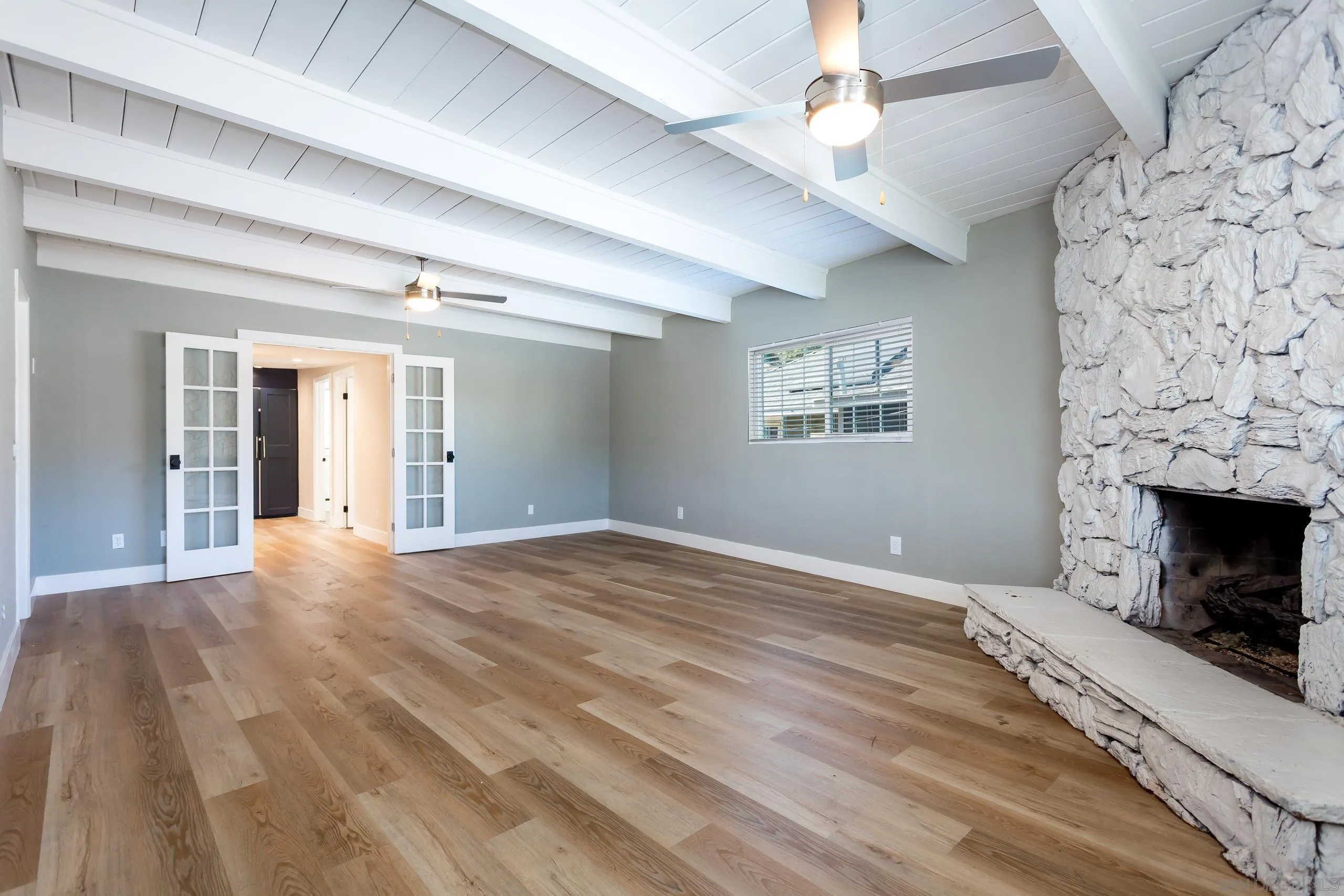 https://cdn.realtyfeed.com/cdn/127/260023376/b1b5cb994c2bb74c9dad38f896c3b4ae.webp