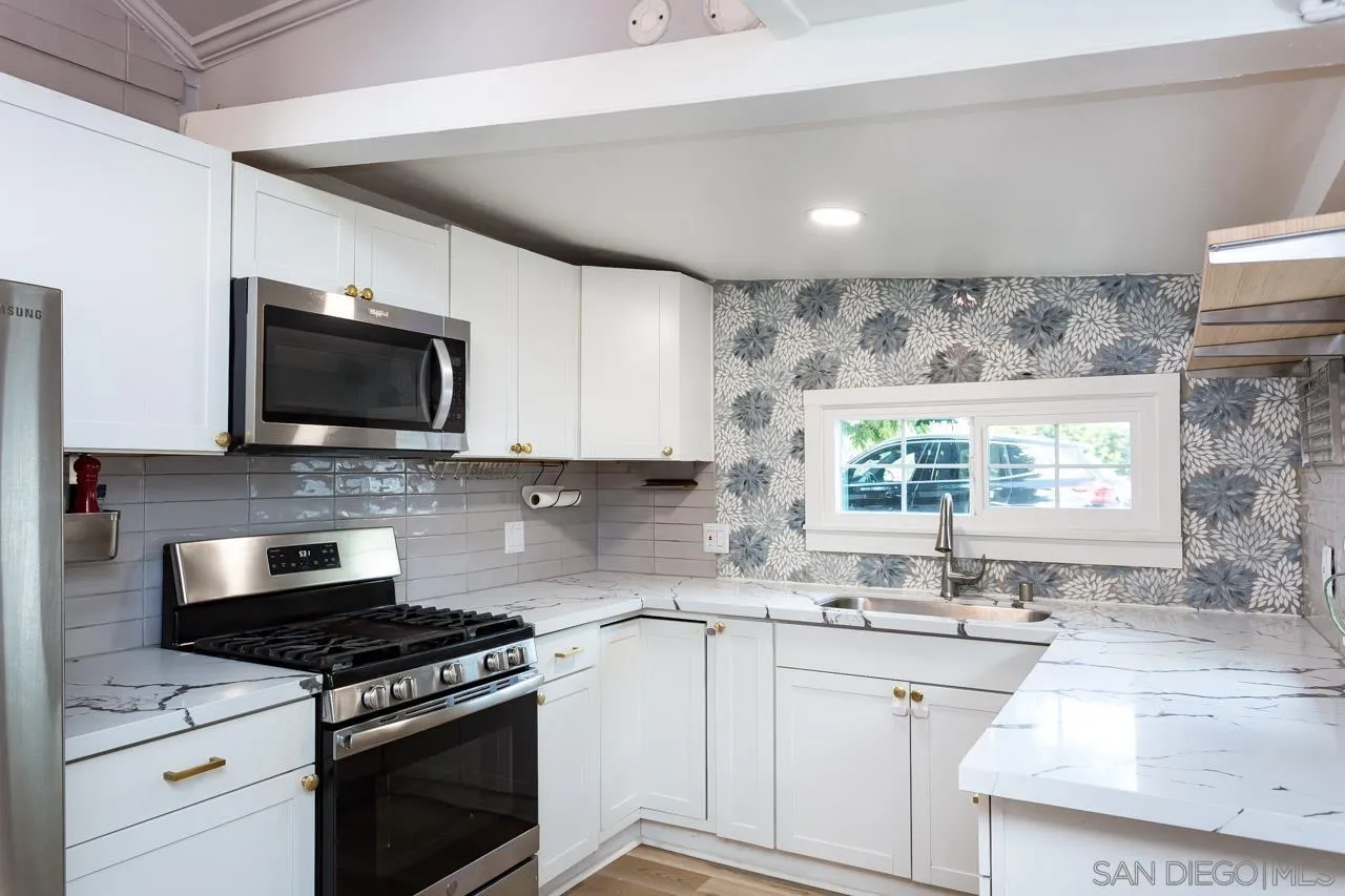 https://cdn.realtyfeed.com/cdn/127/260023376/cff4a114712c2399ba2d91f568ad4d41.webp