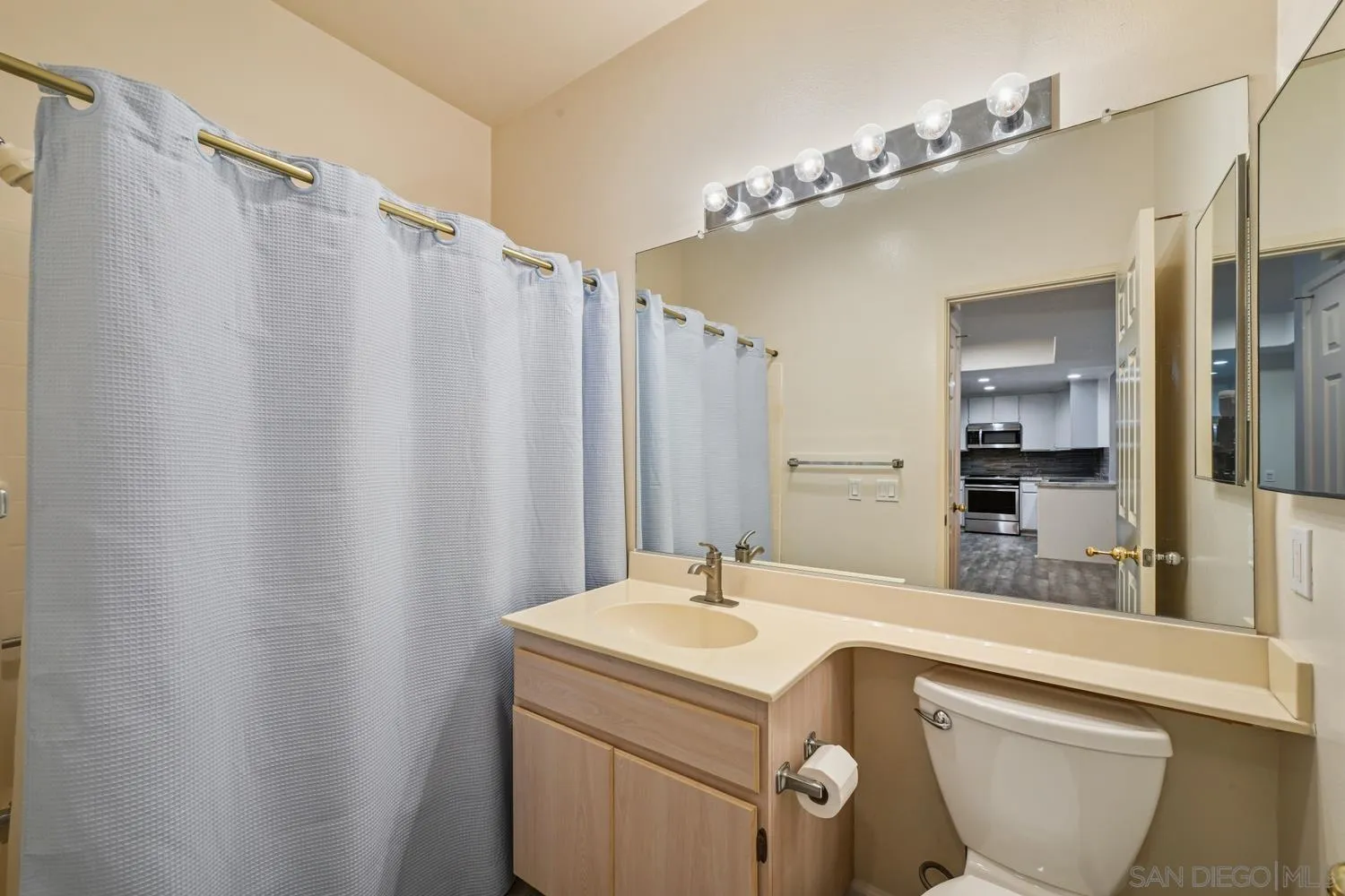 https://cdn.realtyfeed.com/cdn/127/260023379/1c4685a49cfe5597414dae25668c2ff3.webp