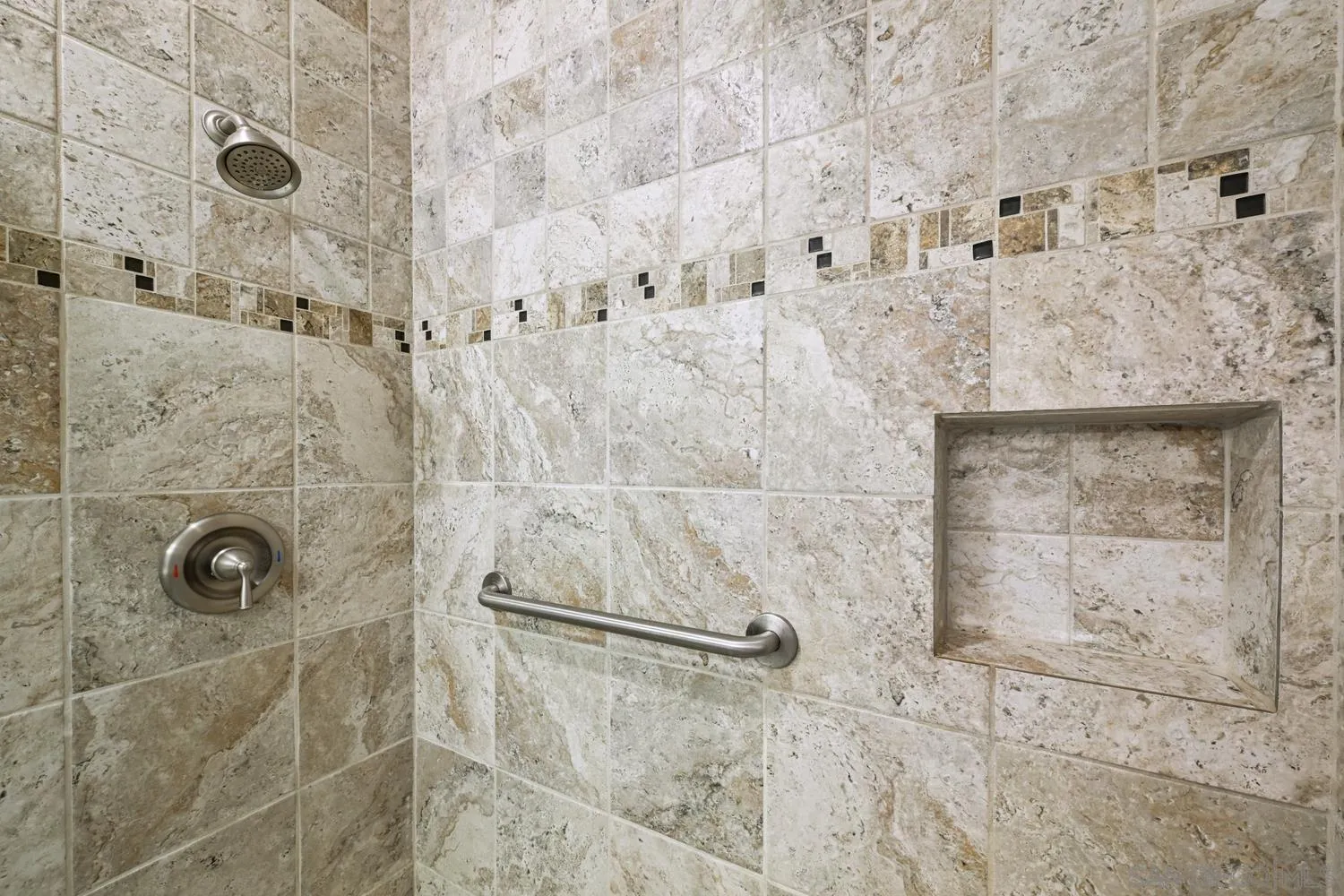 https://cdn.realtyfeed.com/cdn/127/260023379/2646c356a857ce4c9255622c92846d5c.webp